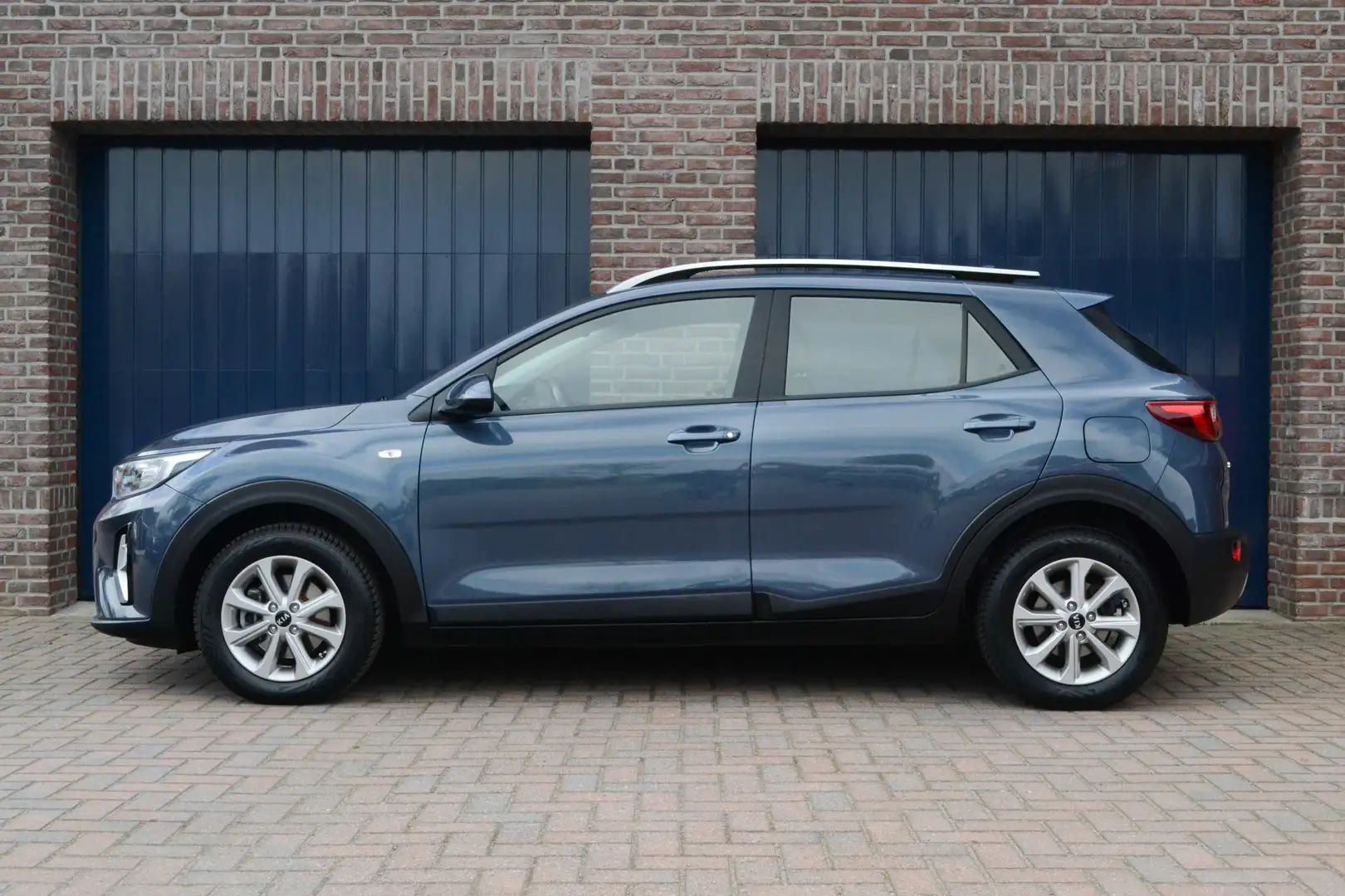 Kia Stonic 1.0 T-GDi MHEV DynamicLine | Trekhaak | Camera | C Blauw - 2