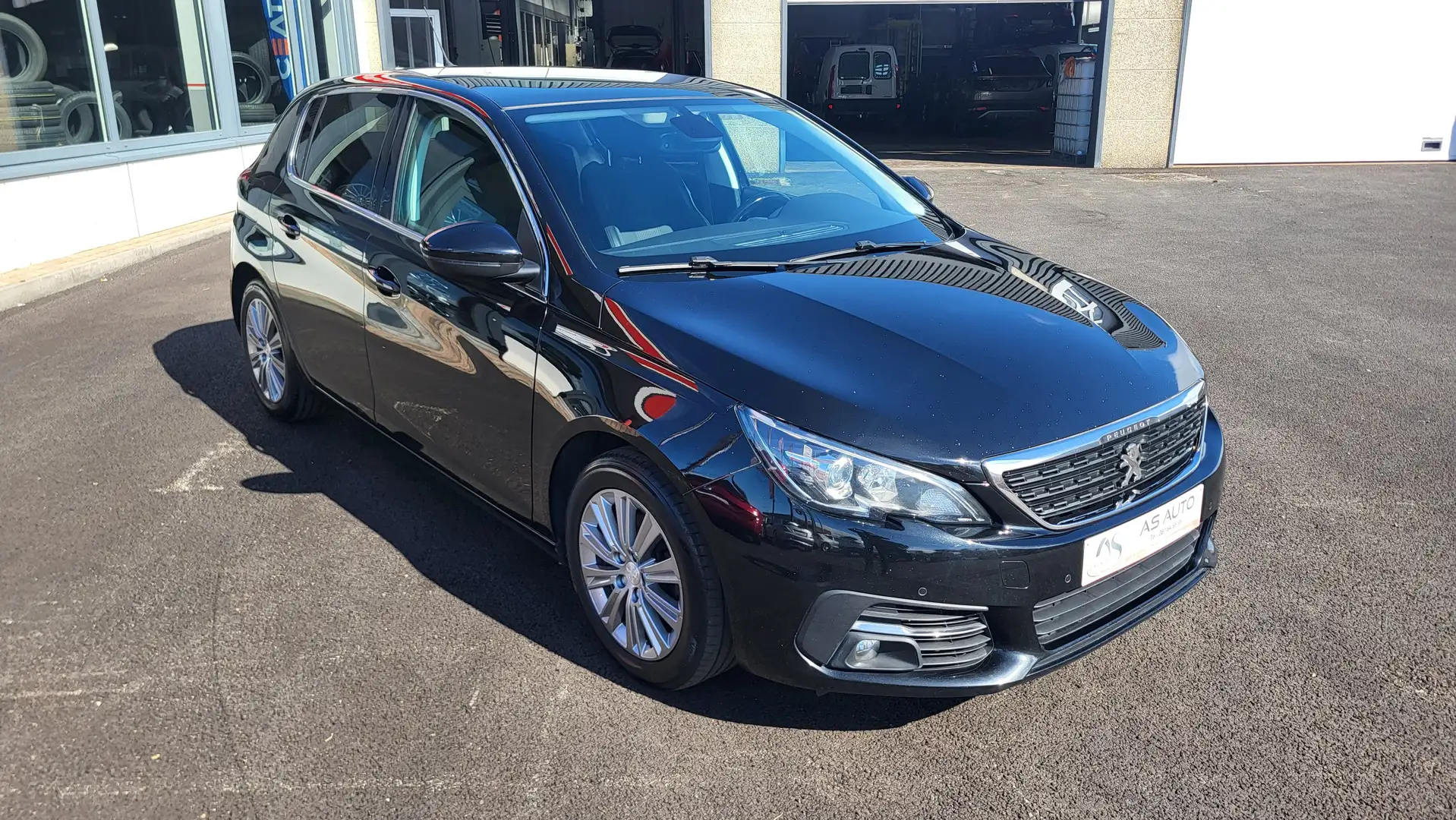 Peugeot 308 5P 1.6 BlueHDi 115cv Negro - 2
