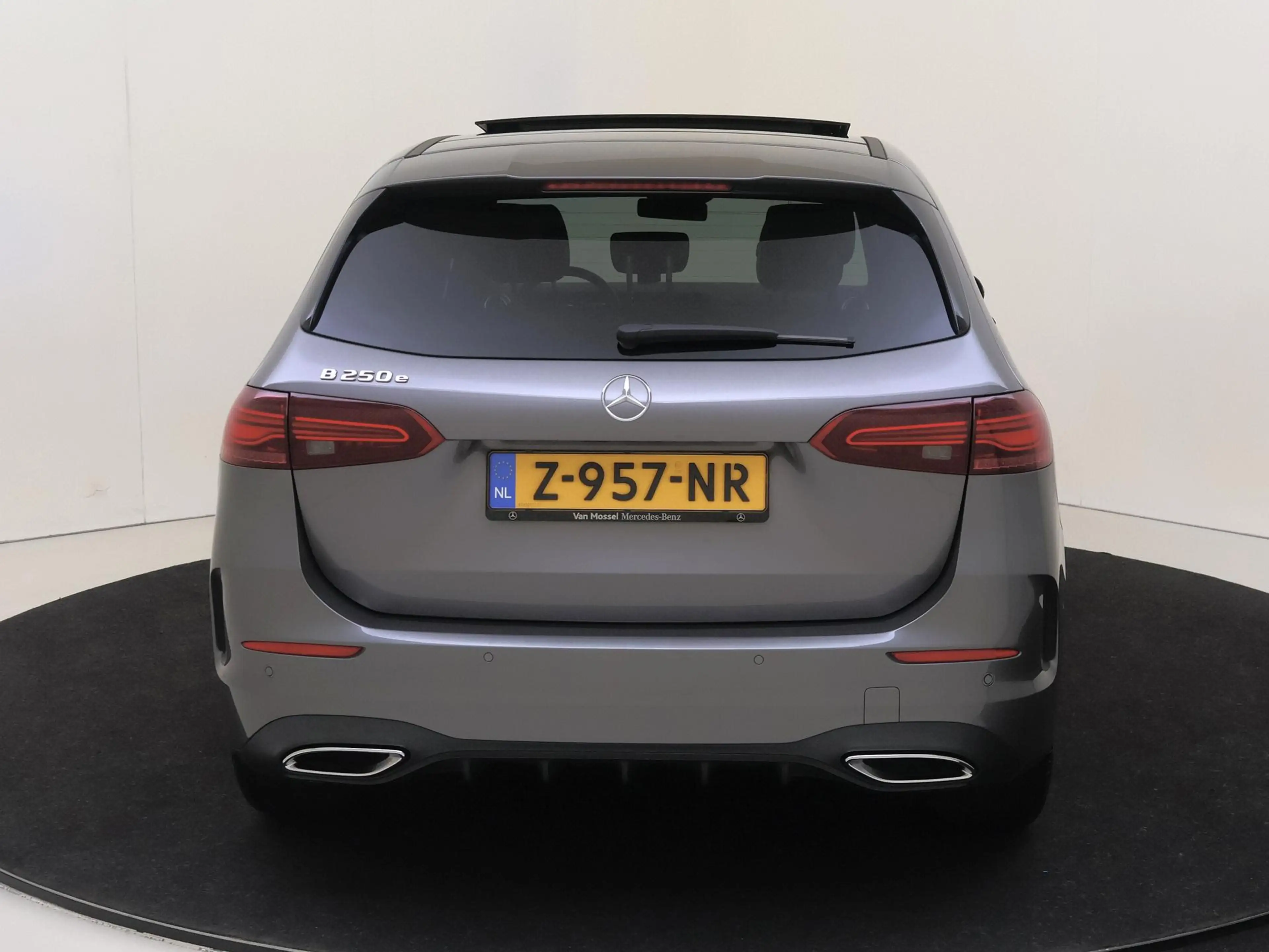 Mercedes-Benz B 250 e Star Edition AMG Line — photo 7