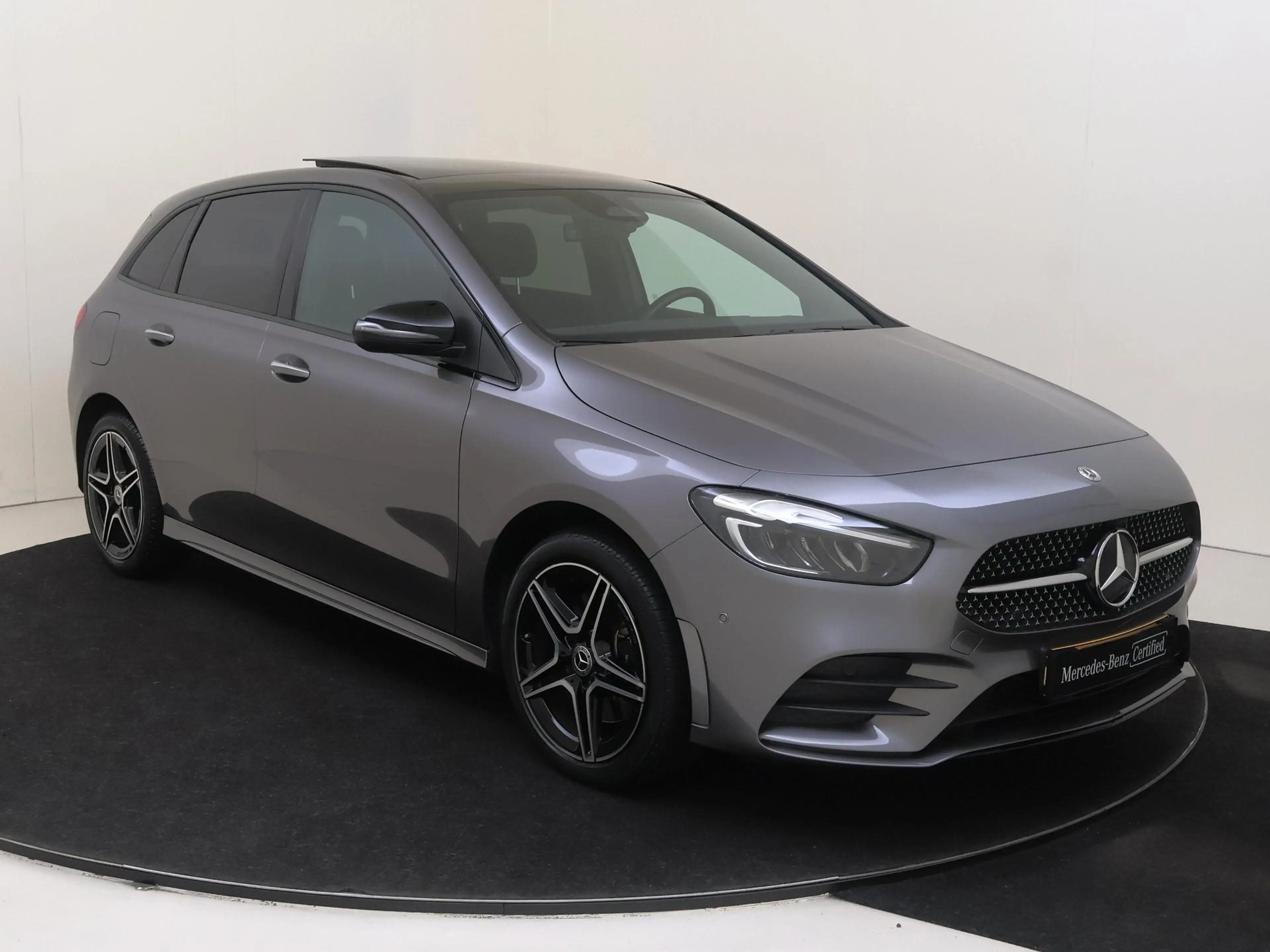 Mercedes-Benz B 250 e Star Edition AMG Line — photo 2