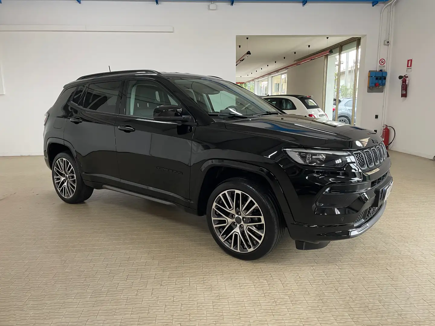 Jeep Compass 1.5 turbo mhev Summit 130cv dct Km 9800 Pelle-19" Zwart - 1