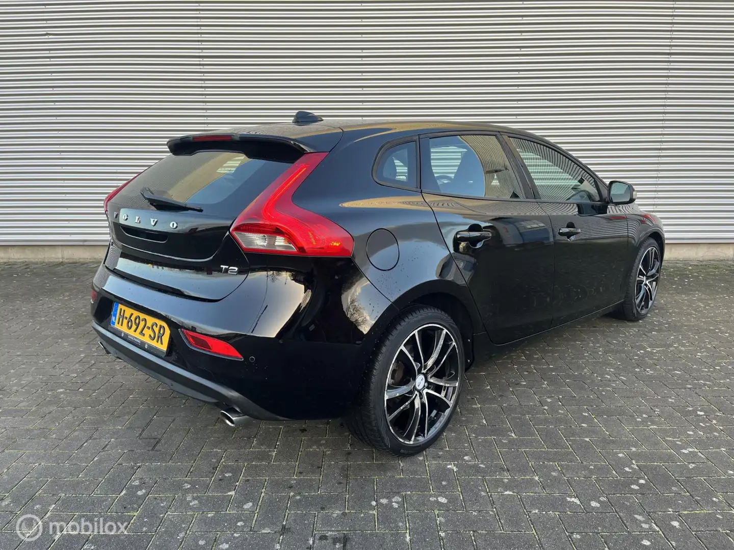 Volvo V40 1.6 T2 | Airco | Parkeersensoren | Schwarz - 2