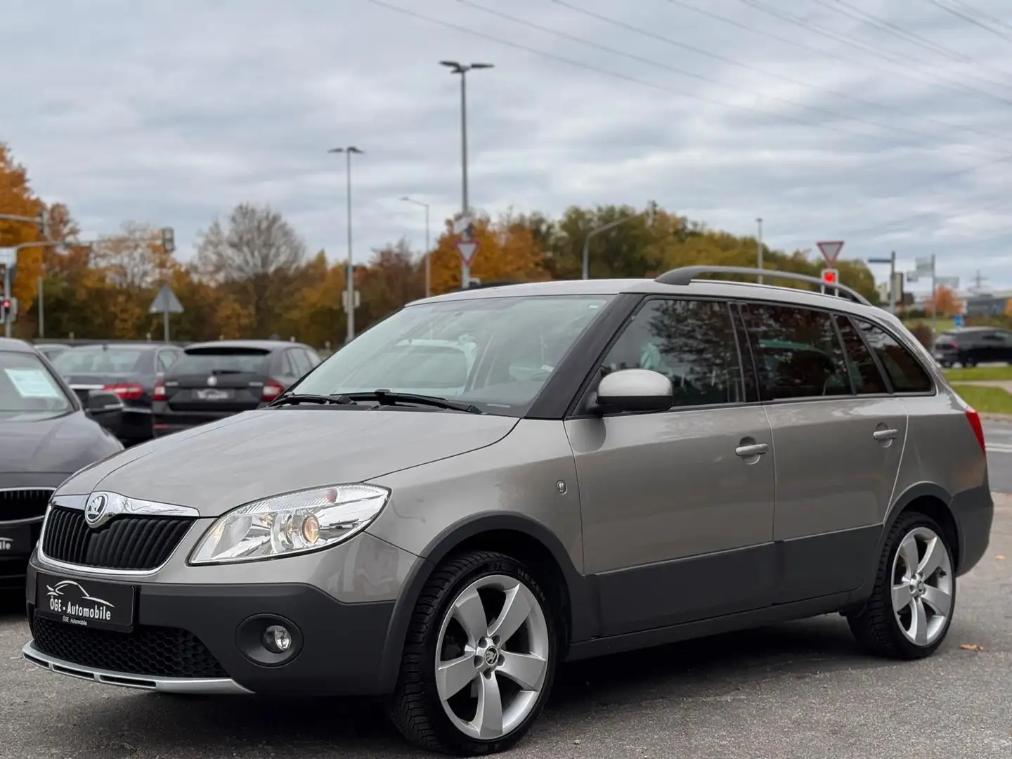 Skoda Fabia 1.2 TSI Combi Scout AHK/Sitzh./PDC/Tempom. Beige - 2