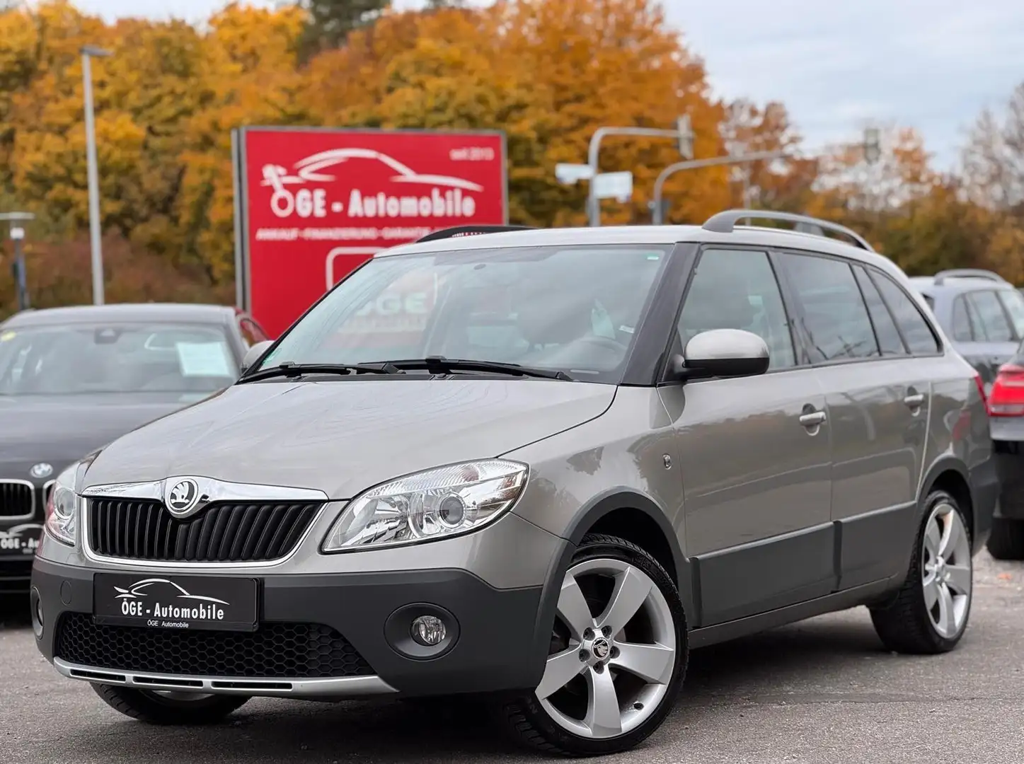 Skoda Fabia 1.2 TSI Combi Scout AHK/Sitzh./PDC/Tempom. Beige - 1