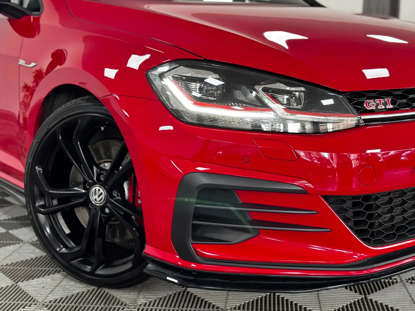 Volkswagen Golf GTI 2.0 TSI//TCR//7.5//DYNAUDIO//CUIR//GARANTIE Rouge - 2