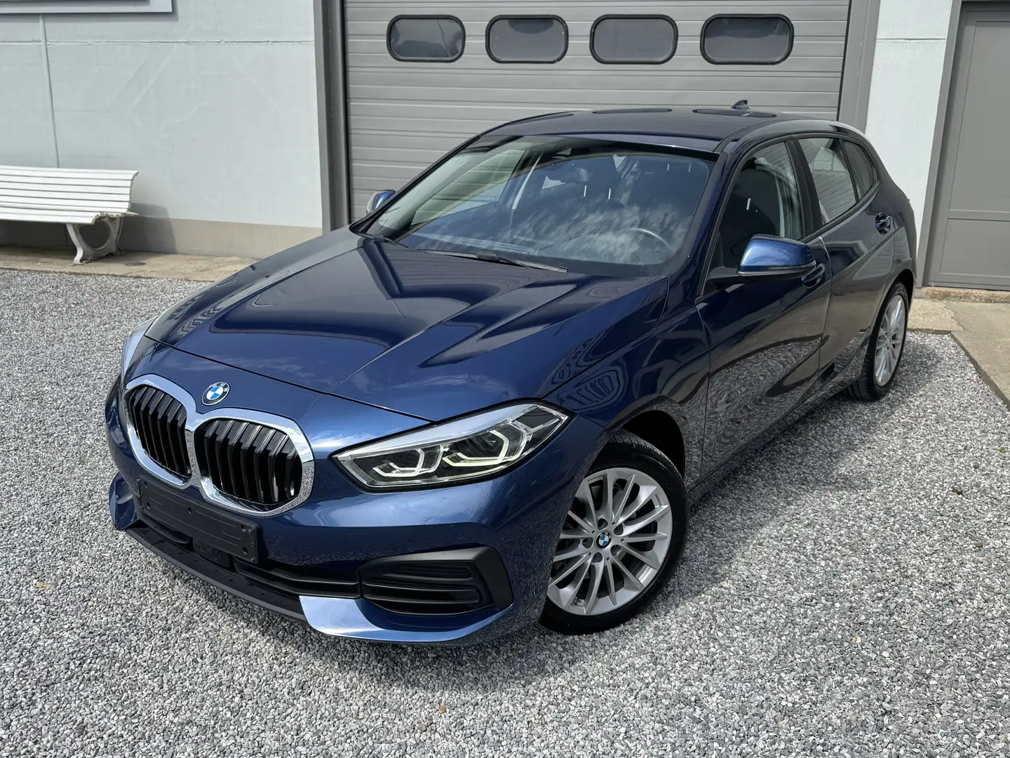 BMW 118 iA 136PK // LED // NAV // STUURWIELVERWARMING Bleu - 1