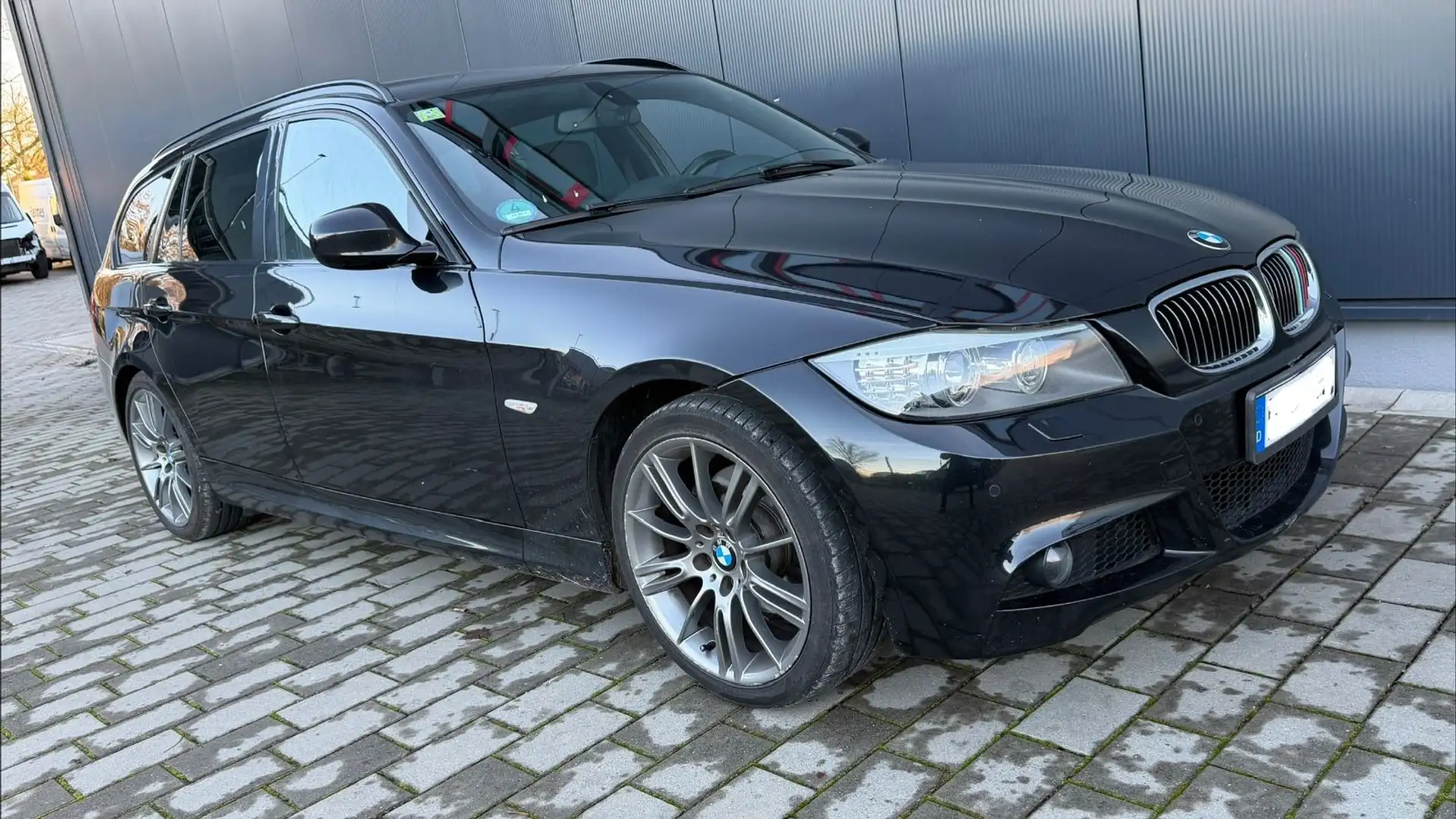 BMW 320 d Touring - M- PAKET-Navi--AHK-TÜV-Garantie Noir - 2