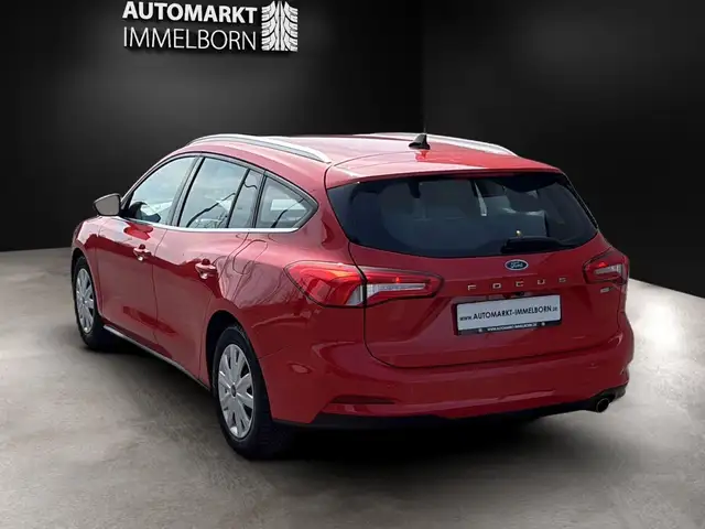 Ford Focus view 11