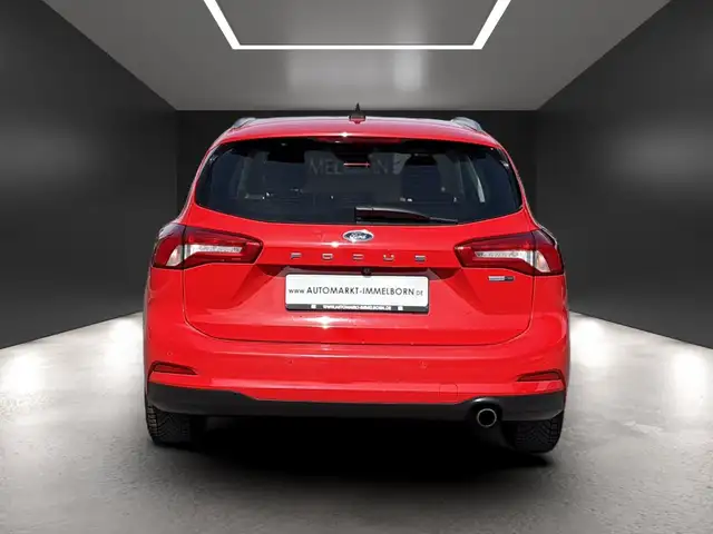 Ford Focus view 9