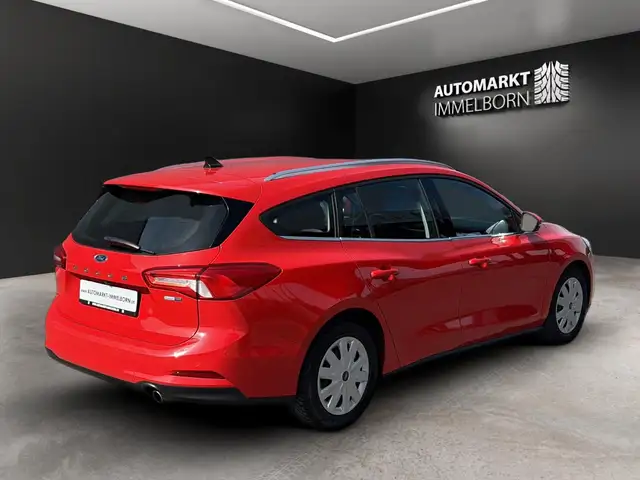 Ford Focus view 10
