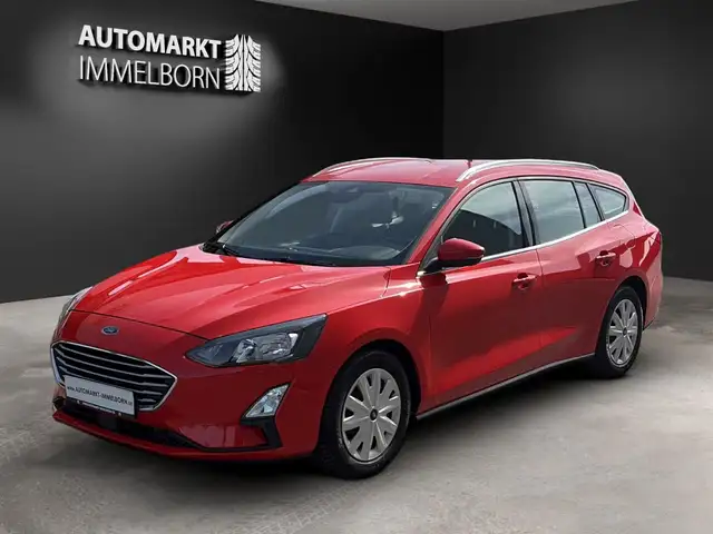 Ford Focus view 3