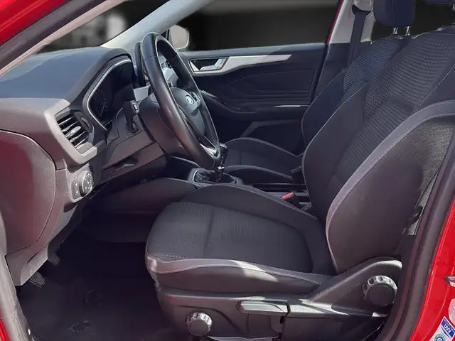Ford Focus view 14