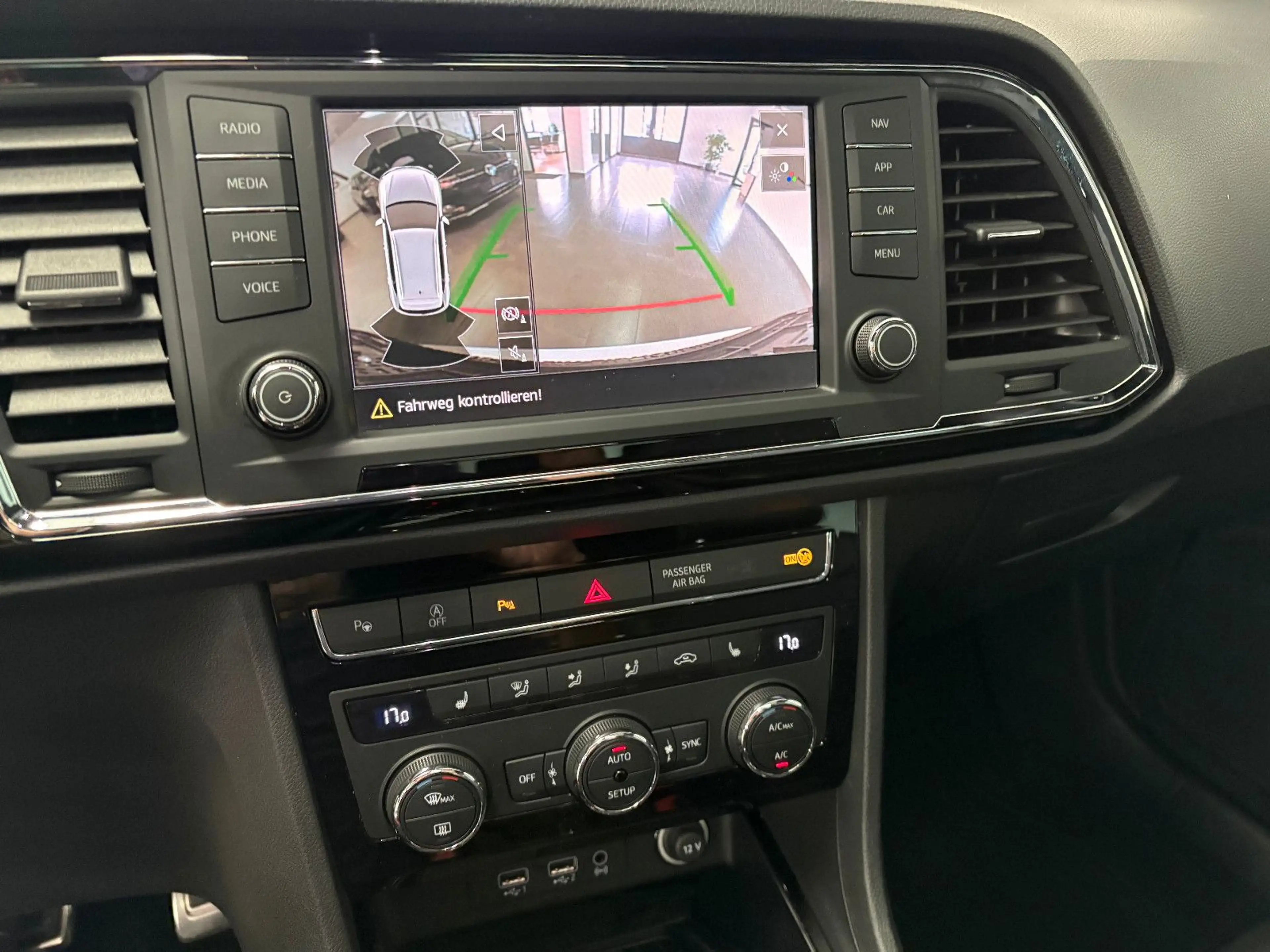 SEAT Ateca 2.0 TDI FR Navi/Leder/Pano/LED — photo 13
