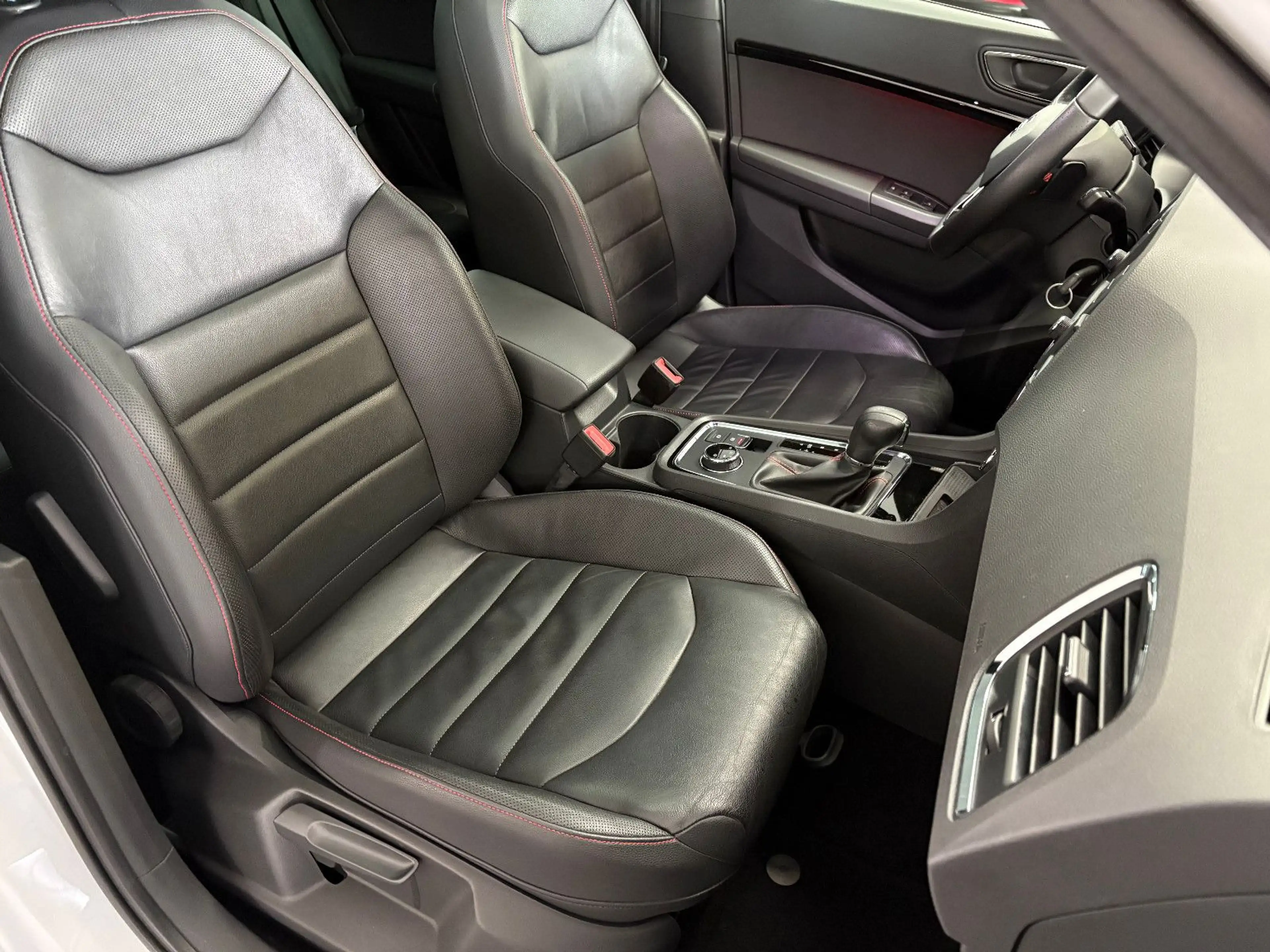 SEAT Ateca 2.0 TDI FR Navi/Leder/Pano/LED — photo 12