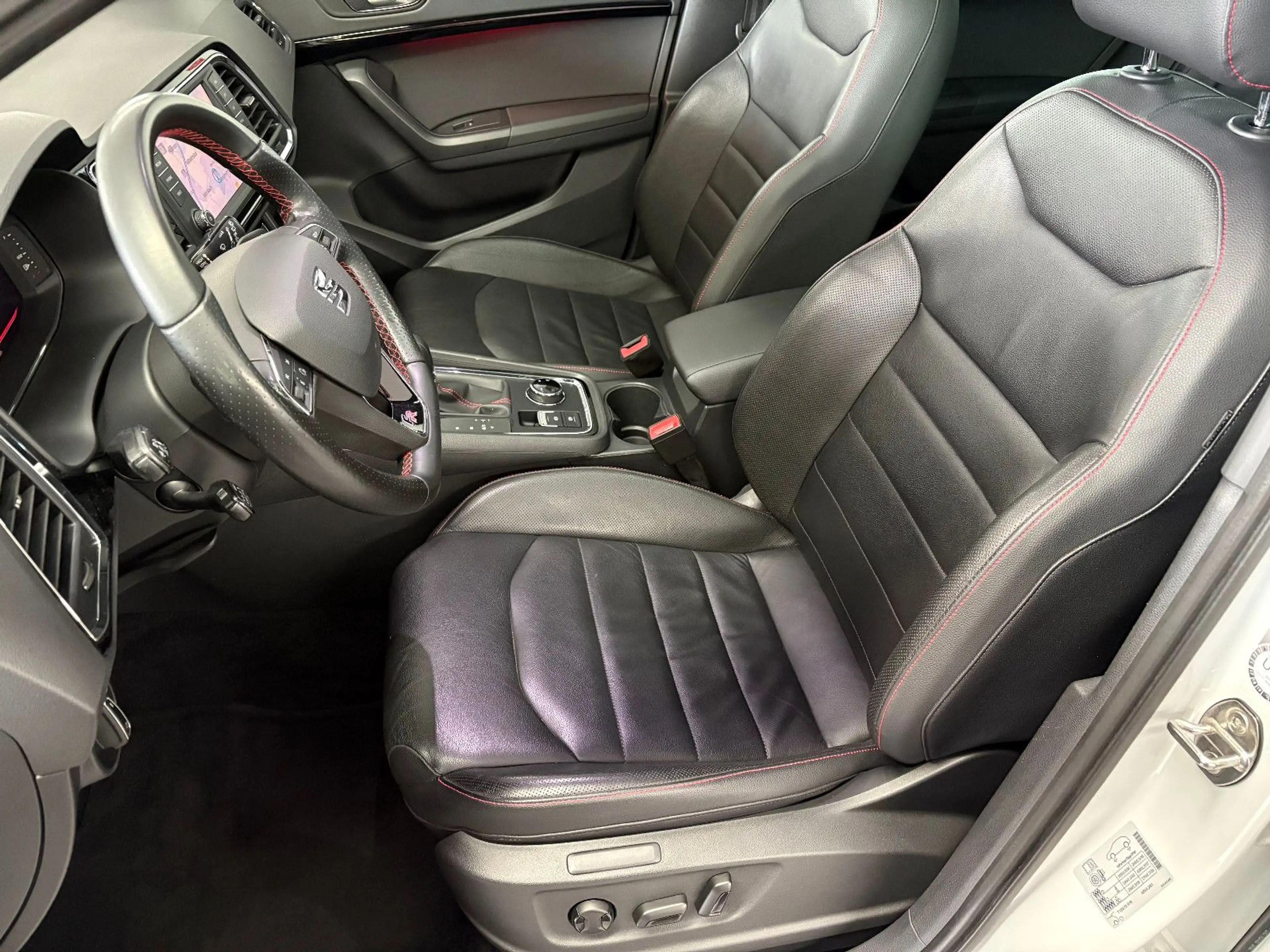 SEAT Ateca 2.0 TDI FR Navi/Leder/Pano/LED — photo 8