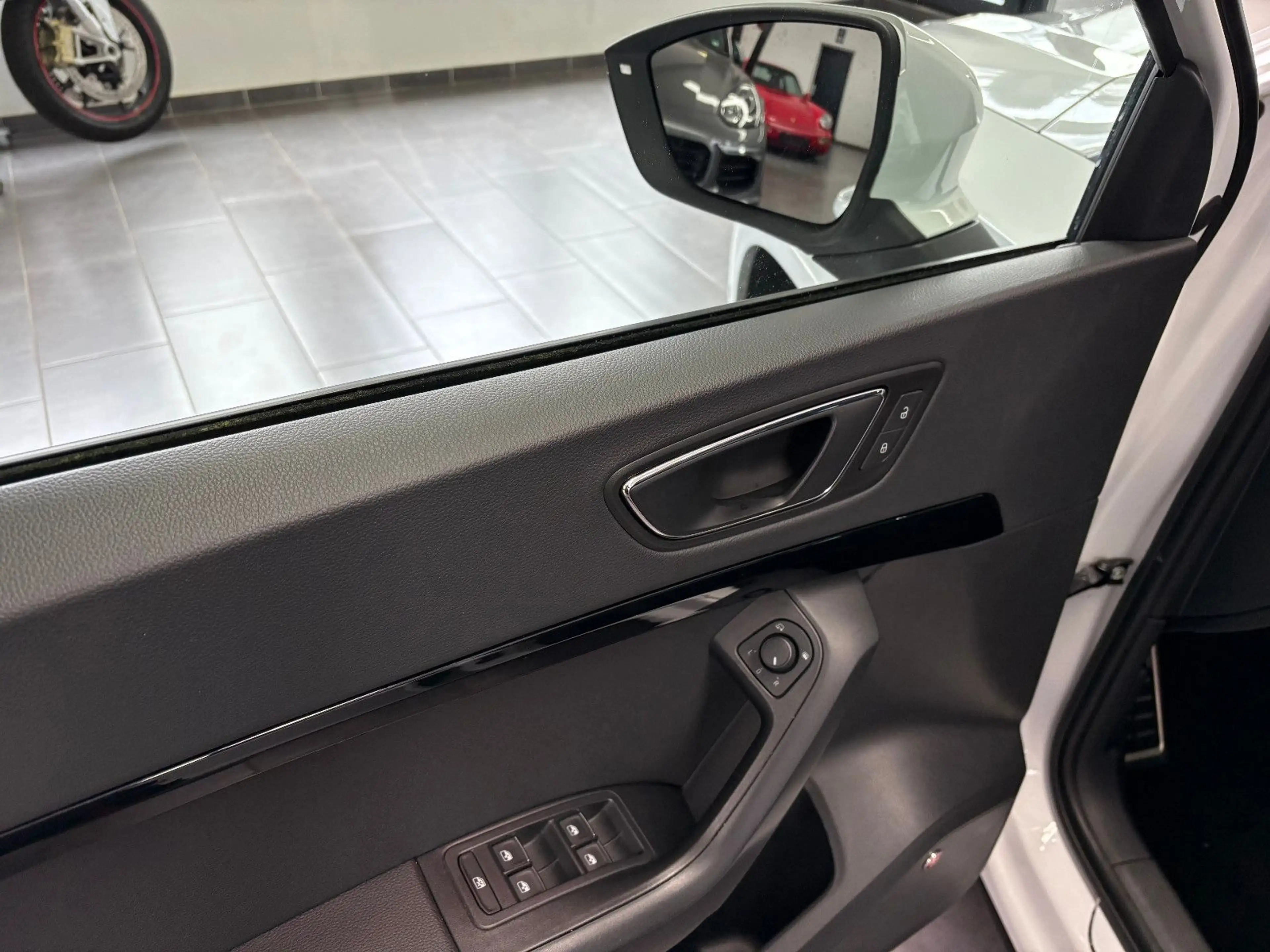 SEAT Ateca 2.0 TDI FR Navi/Leder/Pano/LED — photo 6