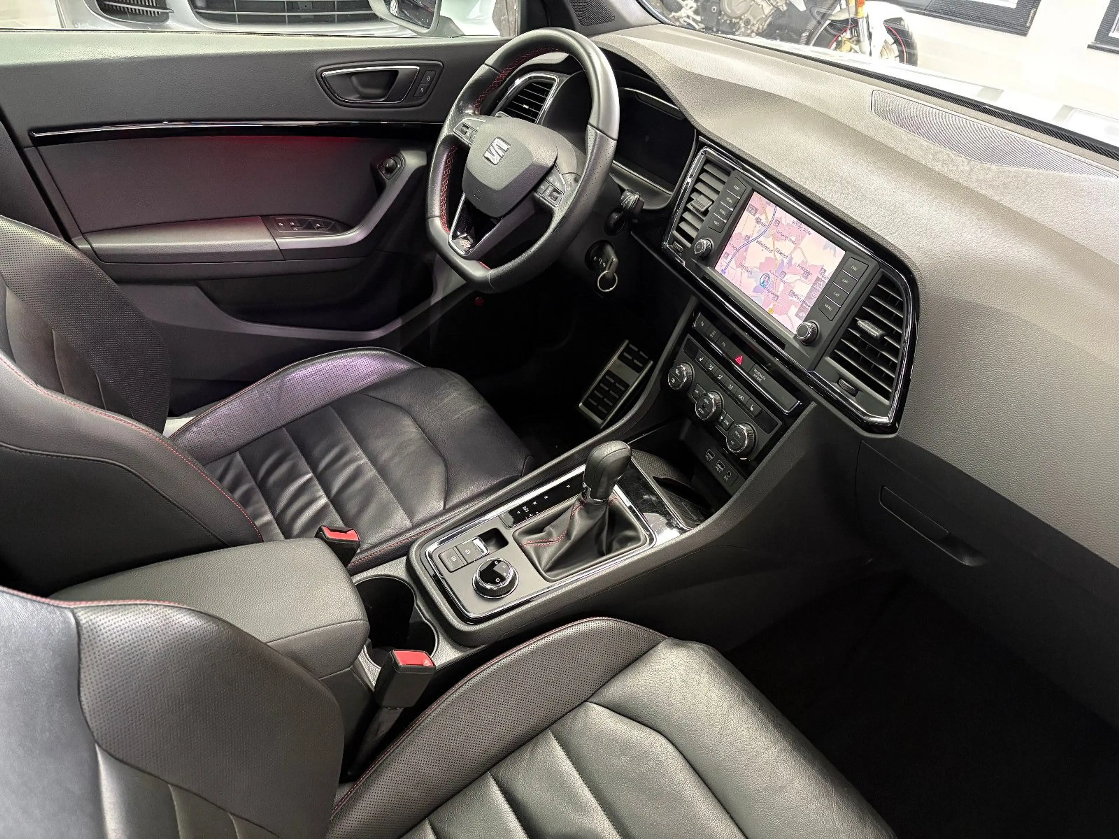 SEAT Ateca 2.0 TDI FR Navi/Leder/Pano/LED — photo 2