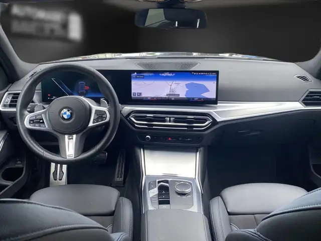 BMW 3 Series view 8