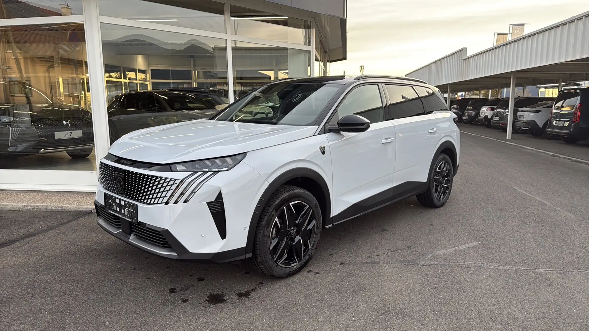 Peugeot 5008 Hybrid 145 GT Exclusive Weiß - 1