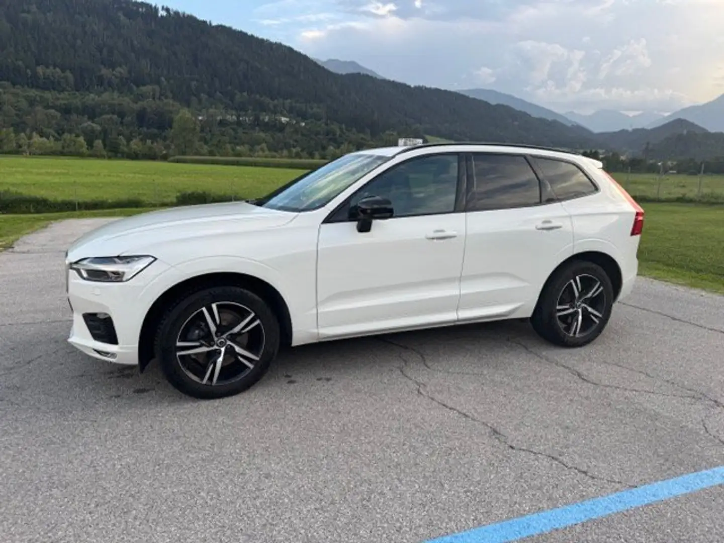 Volvo XC60 XC60 B4 R-Design AWD Geartronic R-Design Weiß - 2