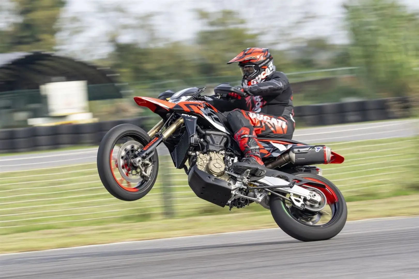 Ducati Hypermotard 698 Mono RVE Red - 2