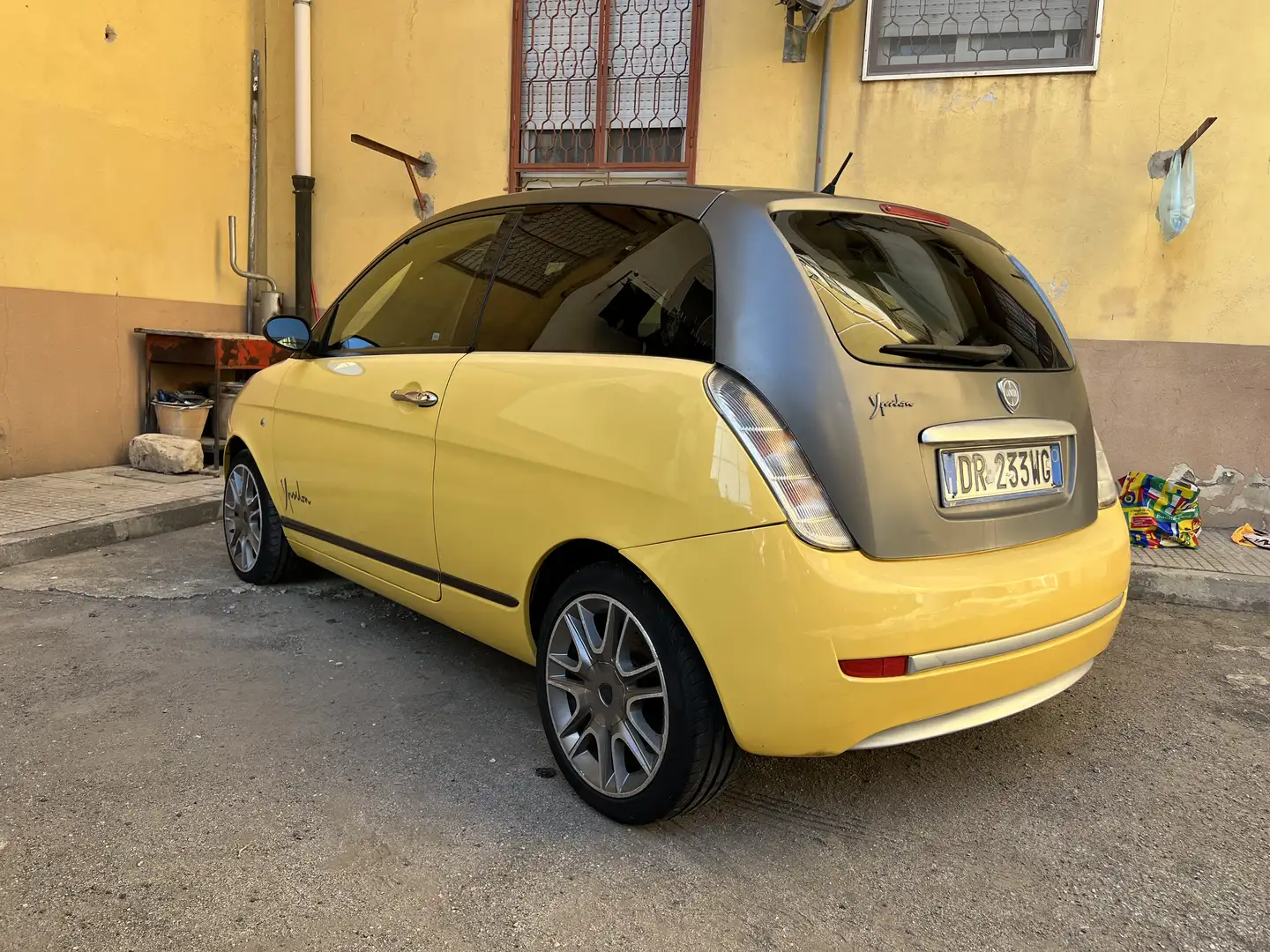 Lancia Ypsilon 1.3 mjt 16v MomoDesign (sport) 90cv dpf - 1