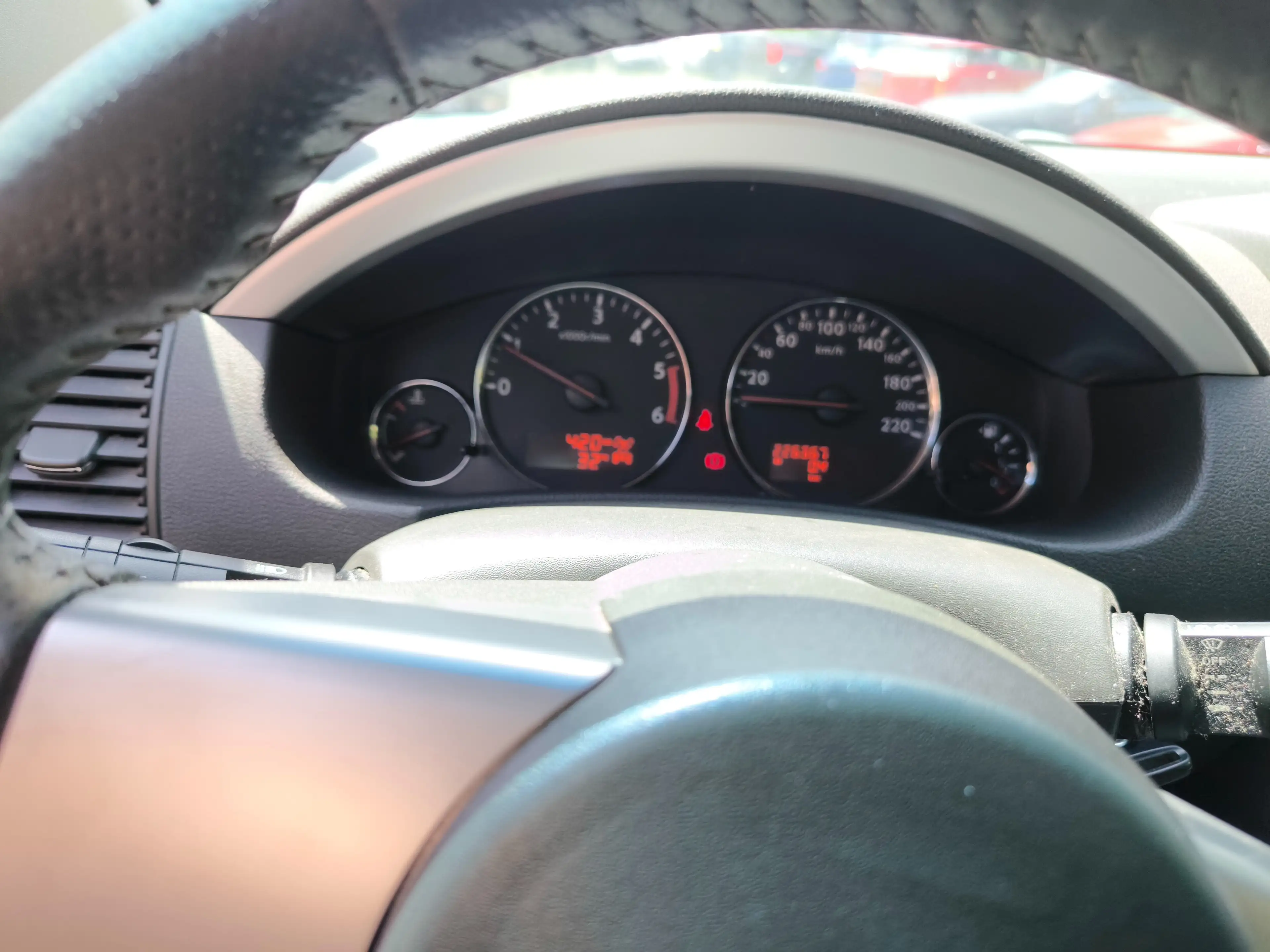 Nissan Pathfinder 2.5 dCi XE — photo 7