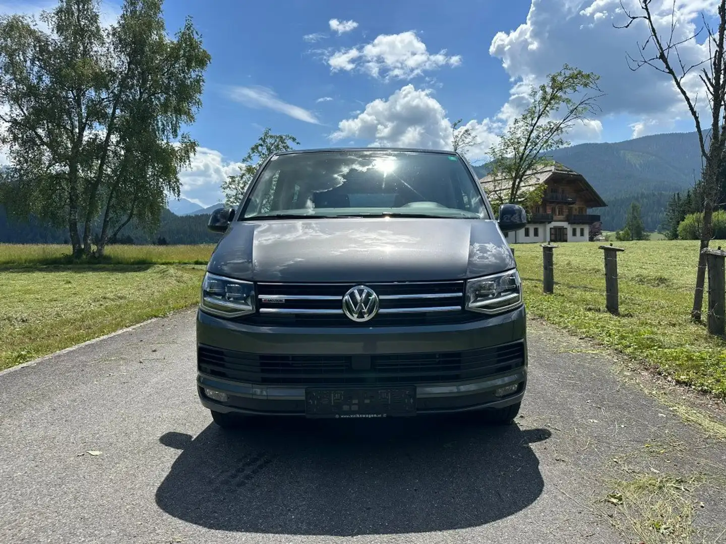 Volkswagen T6 Multivan Multivan Highline 2,0 TDI 4Motion BMT DSG Highline Grau - 2