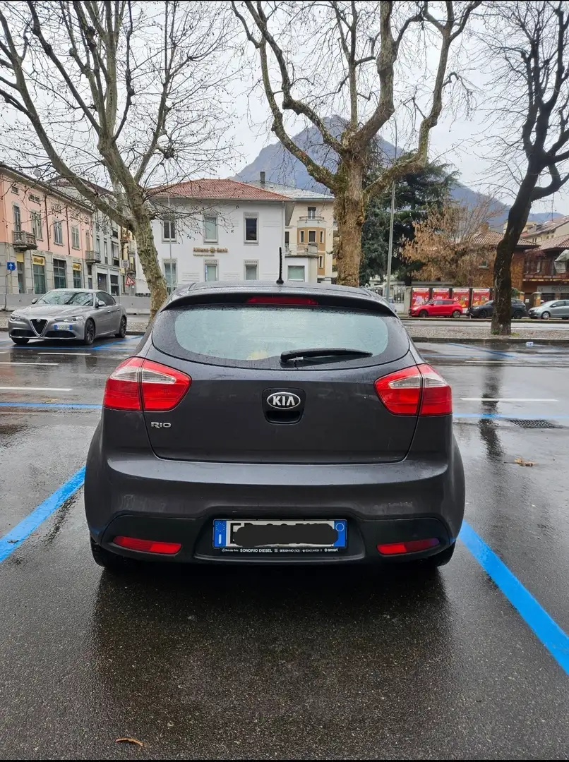 Kia Rio 5p 1.2 EX - 2
