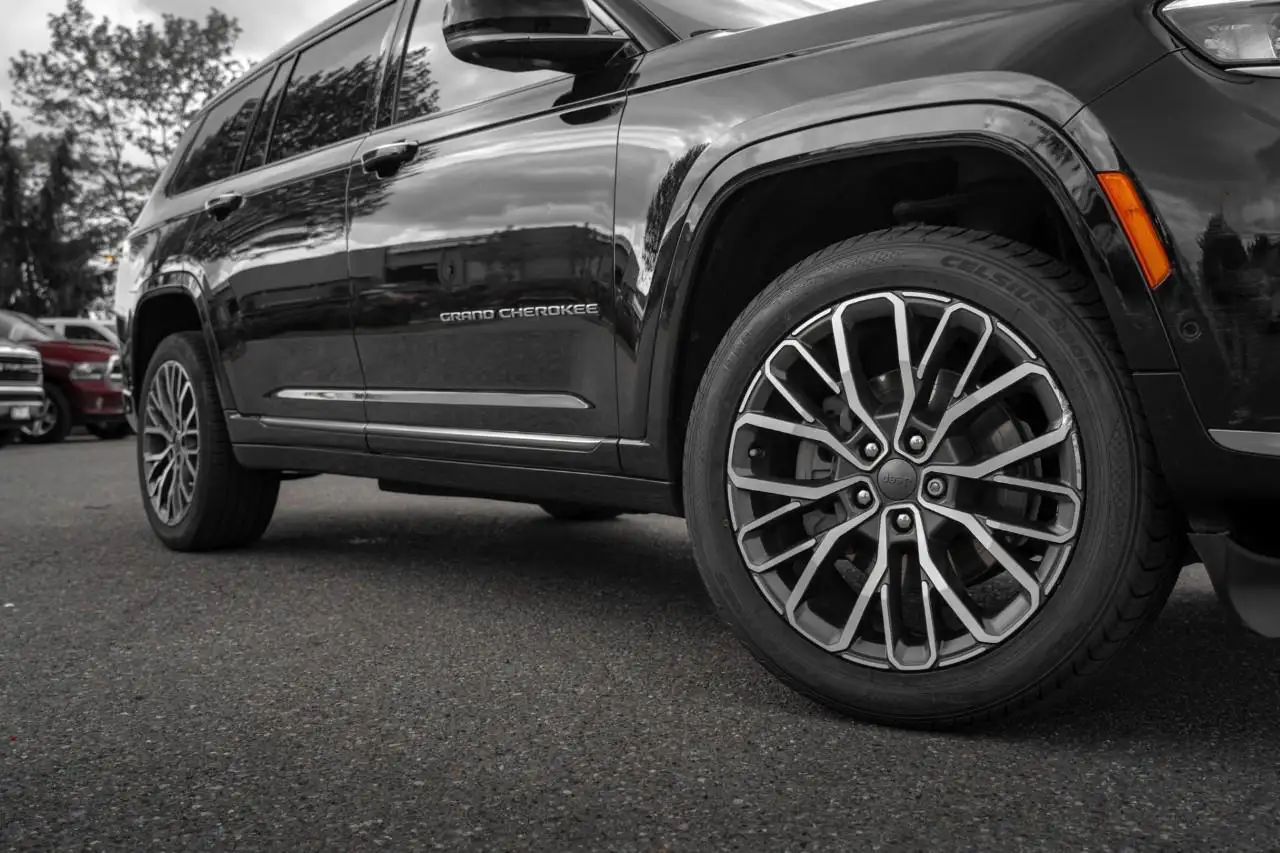 Jeep Grand Cherokee снимка Jeep Grand Cherokee