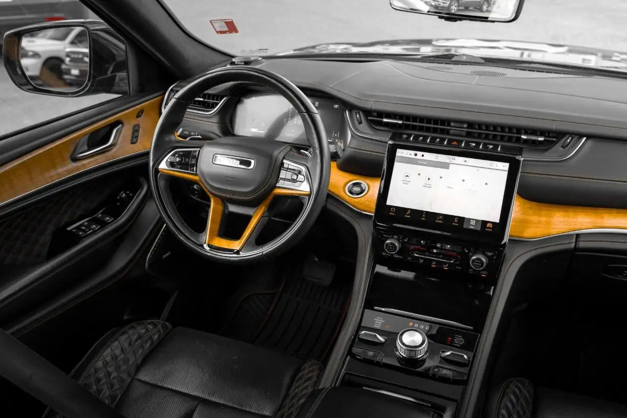Jeep Grand Cherokee снимка Jeep Grand Cherokee
