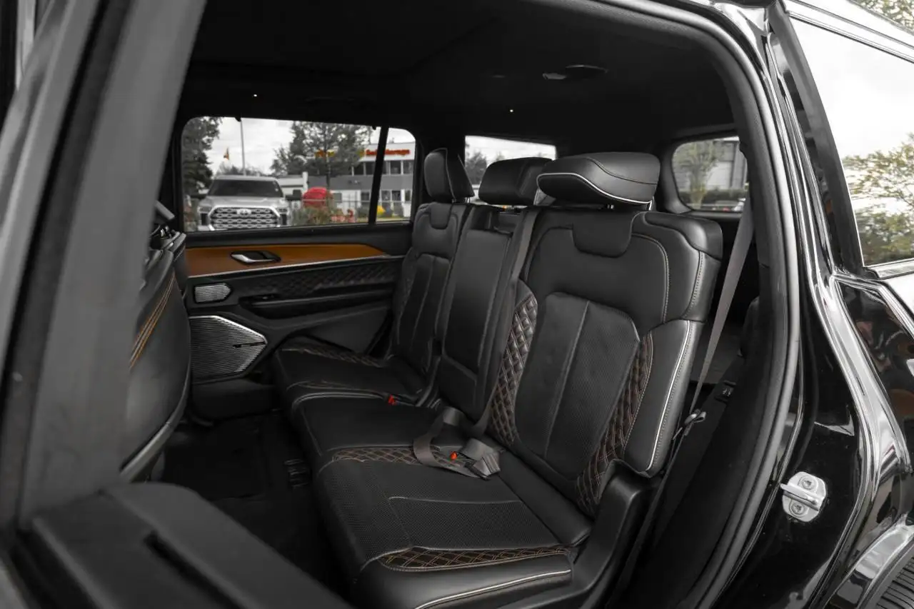 Jeep Grand Cherokee снимка Jeep Grand Cherokee