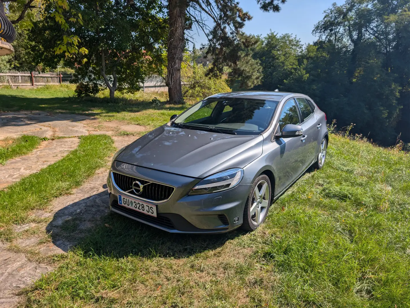 Volvo V40 D2 Kinetic R-Design Geartronic - 2