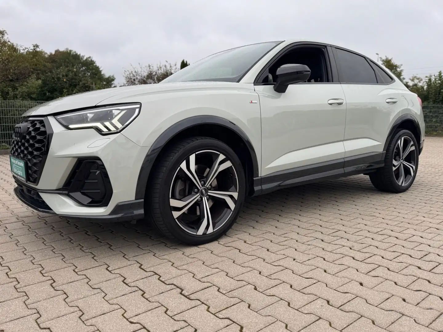 Audi Q3 Sportback 40 TFSI quattro S line 20-ZOLL Argent - 1