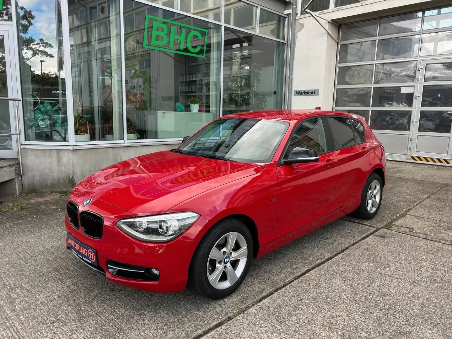 BMW 118 i Sport Line LEDER*XENON*NAVI*SITZHZG*1.HAND Rouge - 2