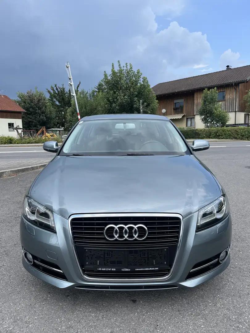 Audi A3 1.2 TFSI Attraction Grau - 2