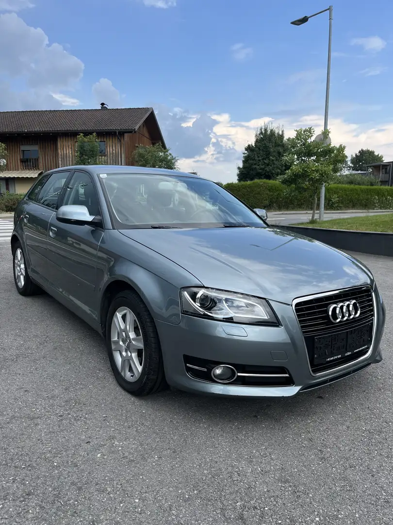 Audi A3 1.2 TFSI Attraction Grau - 1