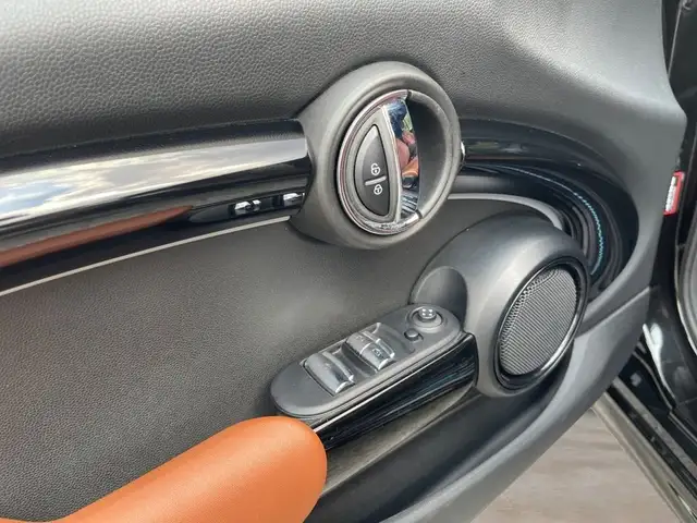 Mini Cooper Cooper view 10