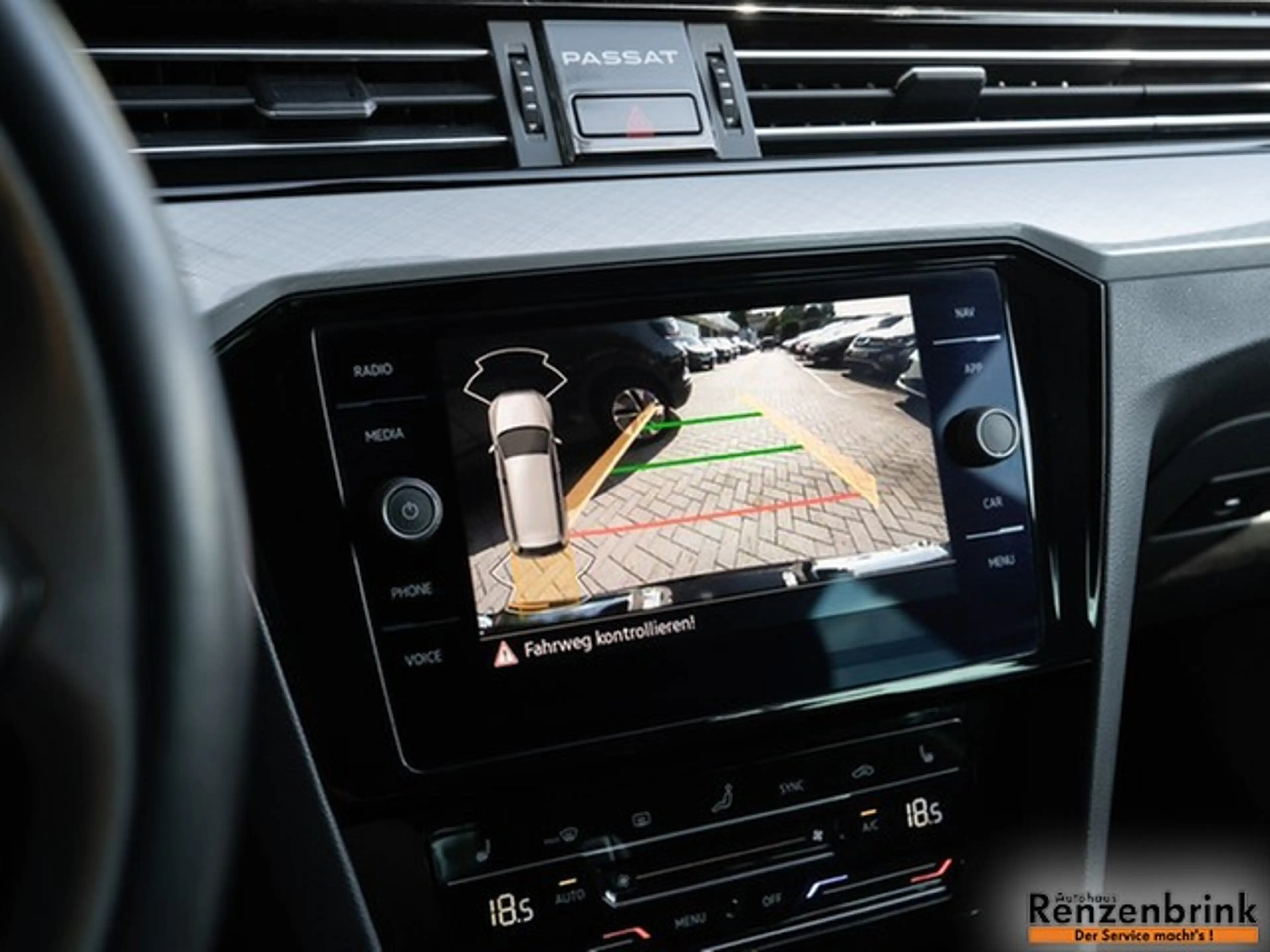 Volkswagen Passat Variant Business TDI DSG AHK ergoSitz Kamera — photo 14