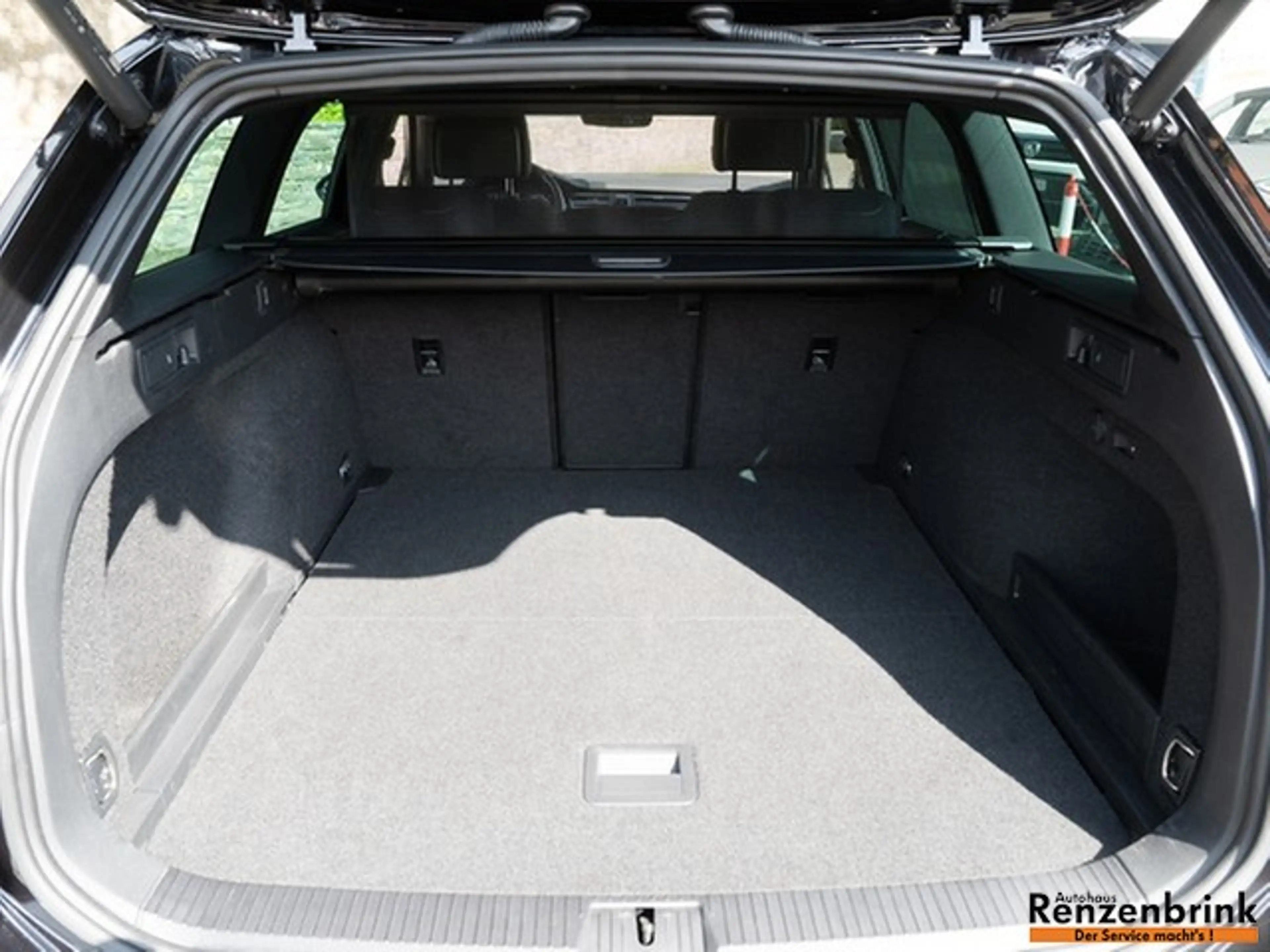 Volkswagen Passat Variant Business TDI DSG AHK ergoSitz Kamera — photo 4