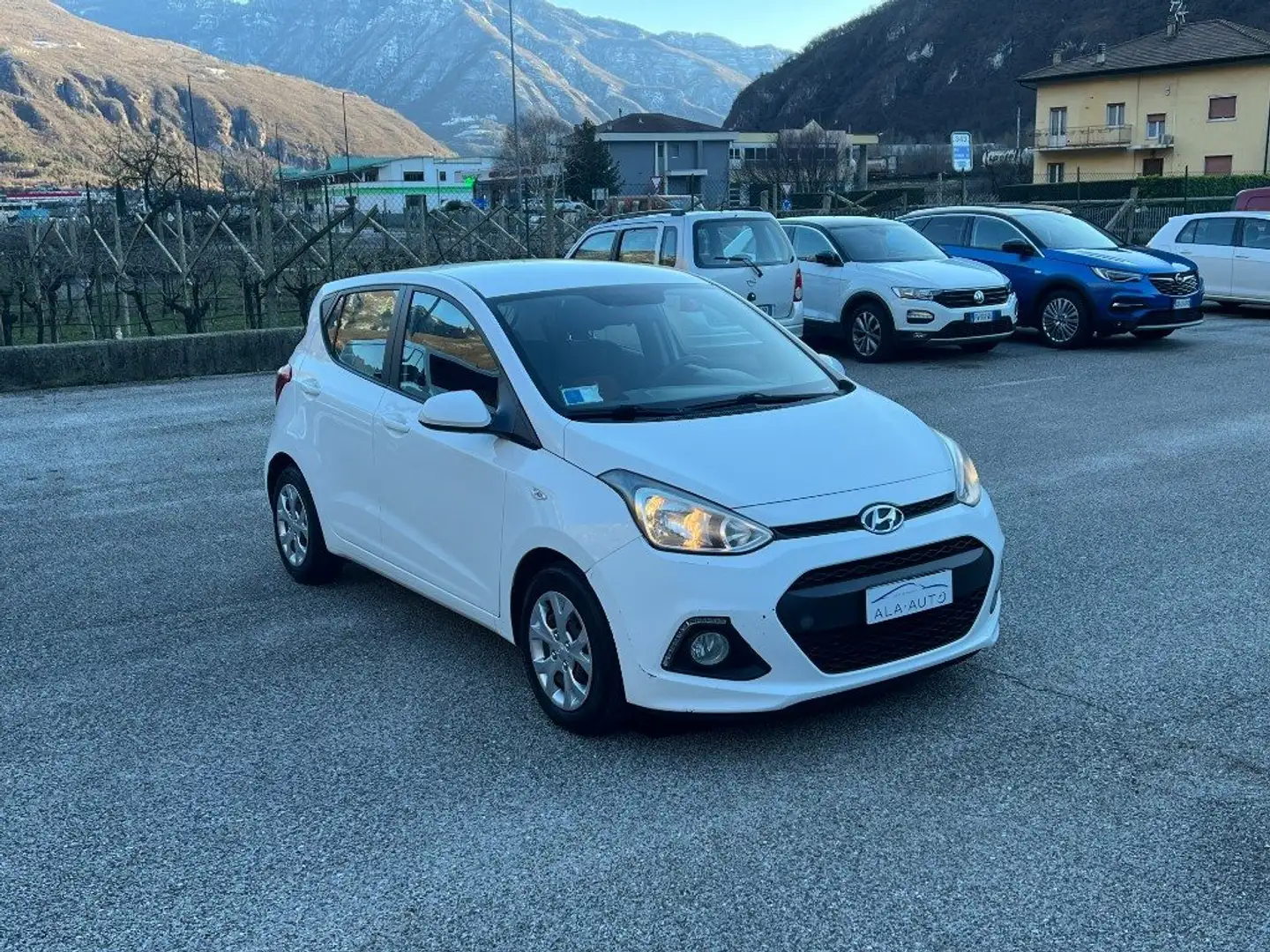Hyundai i10 1.0 MPI Classic Grau - 2