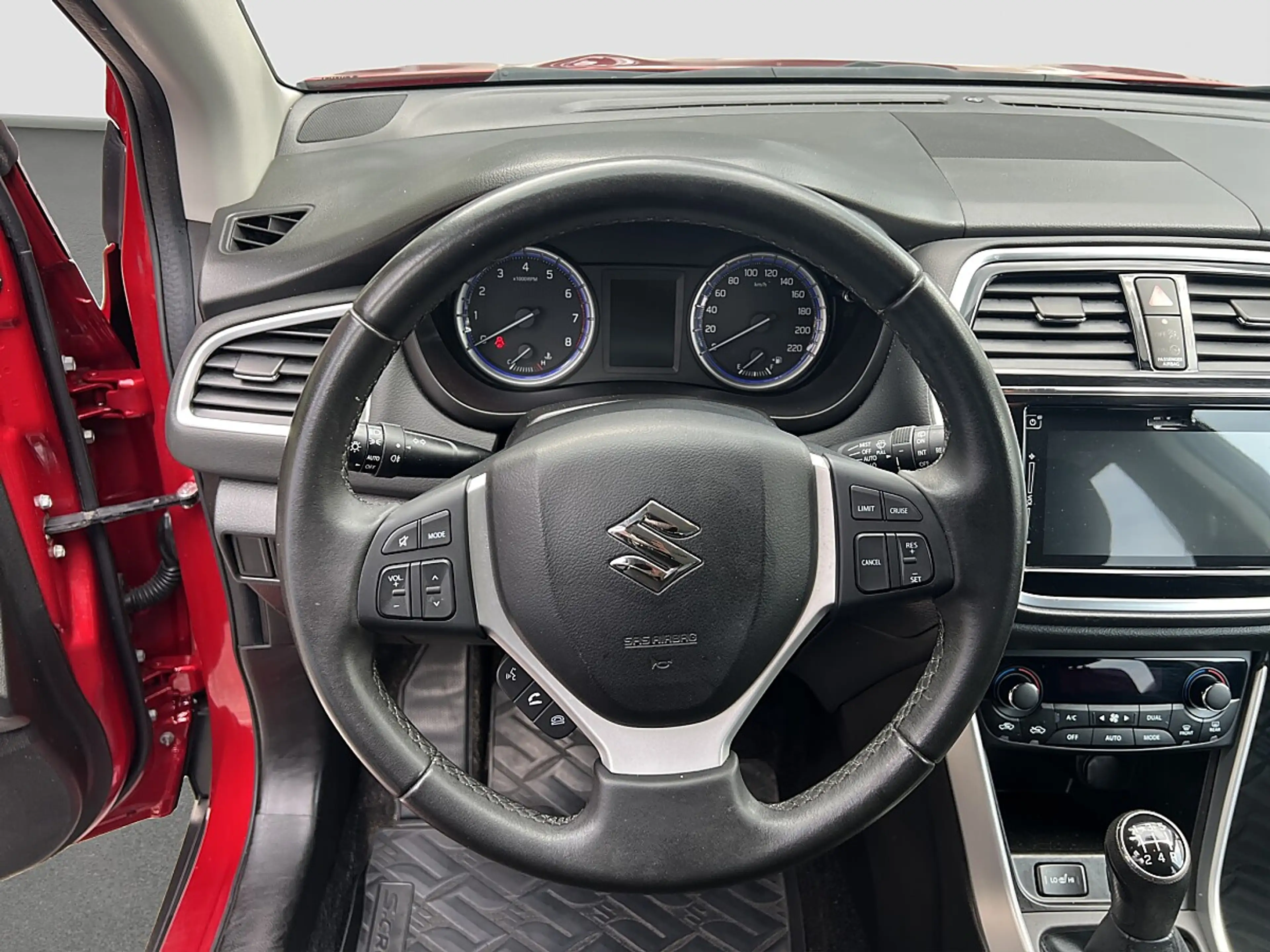 Suzuki SX4 S-Cross 1,0 DITC 4WD shine — photo 9