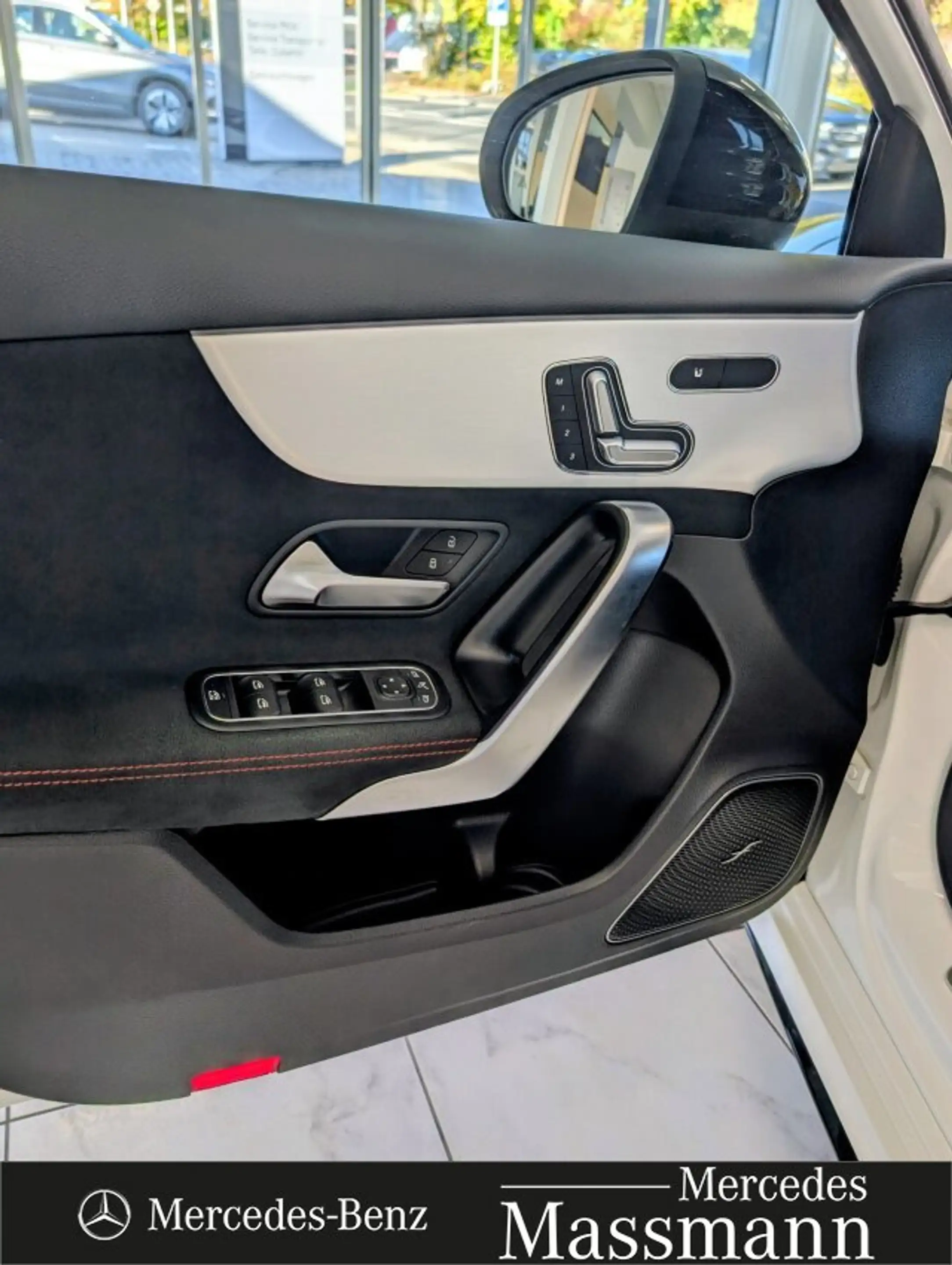 Mercedes-Benz A 35 AMG A 35 AMG 4MATIC Aero Package Premium AMG Line/Navi — photo 9