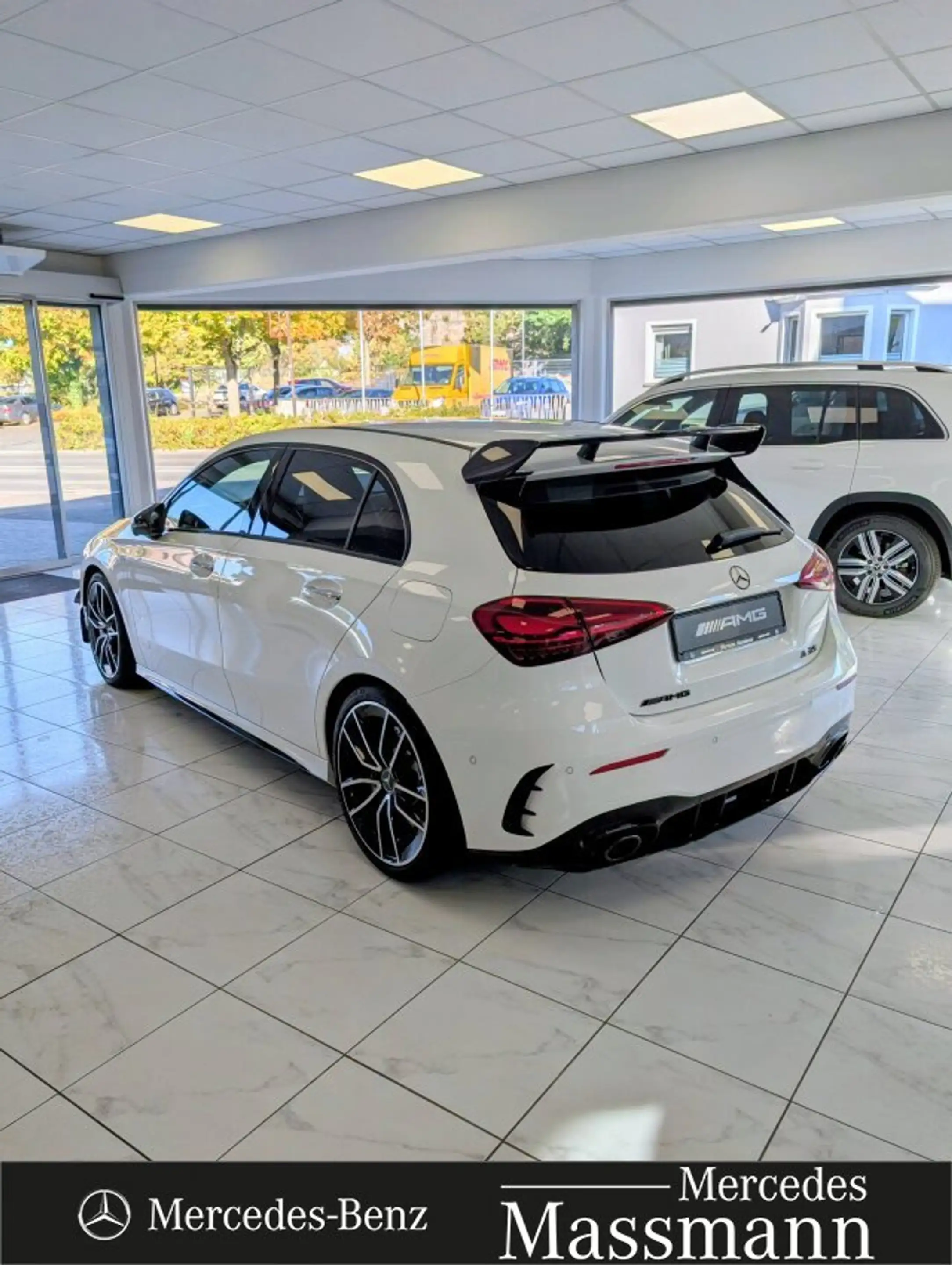 Mercedes-Benz A 35 AMG A 35 AMG 4MATIC Aero Package Premium AMG Line/Navi — photo 4