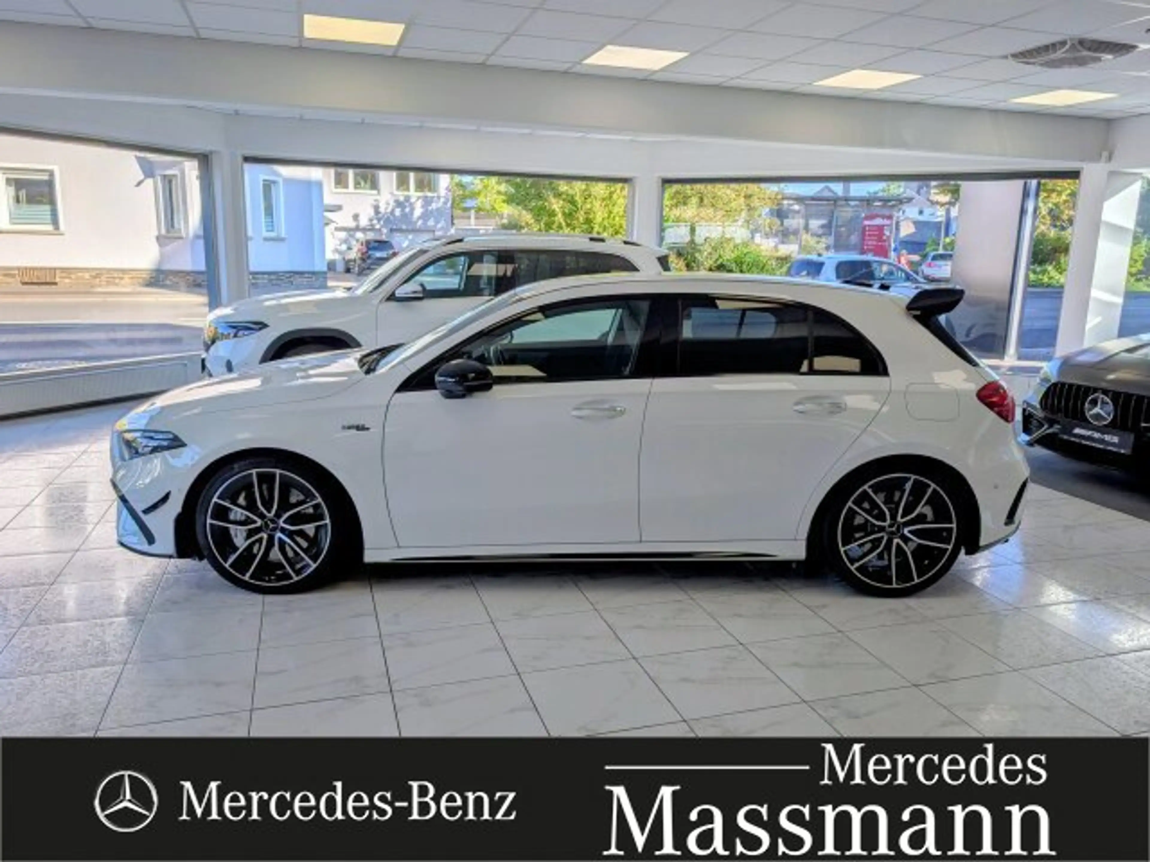 Mercedes-Benz A 35 AMG A 35 AMG 4MATIC Aero Package Premium AMG Line/Navi — photo 3