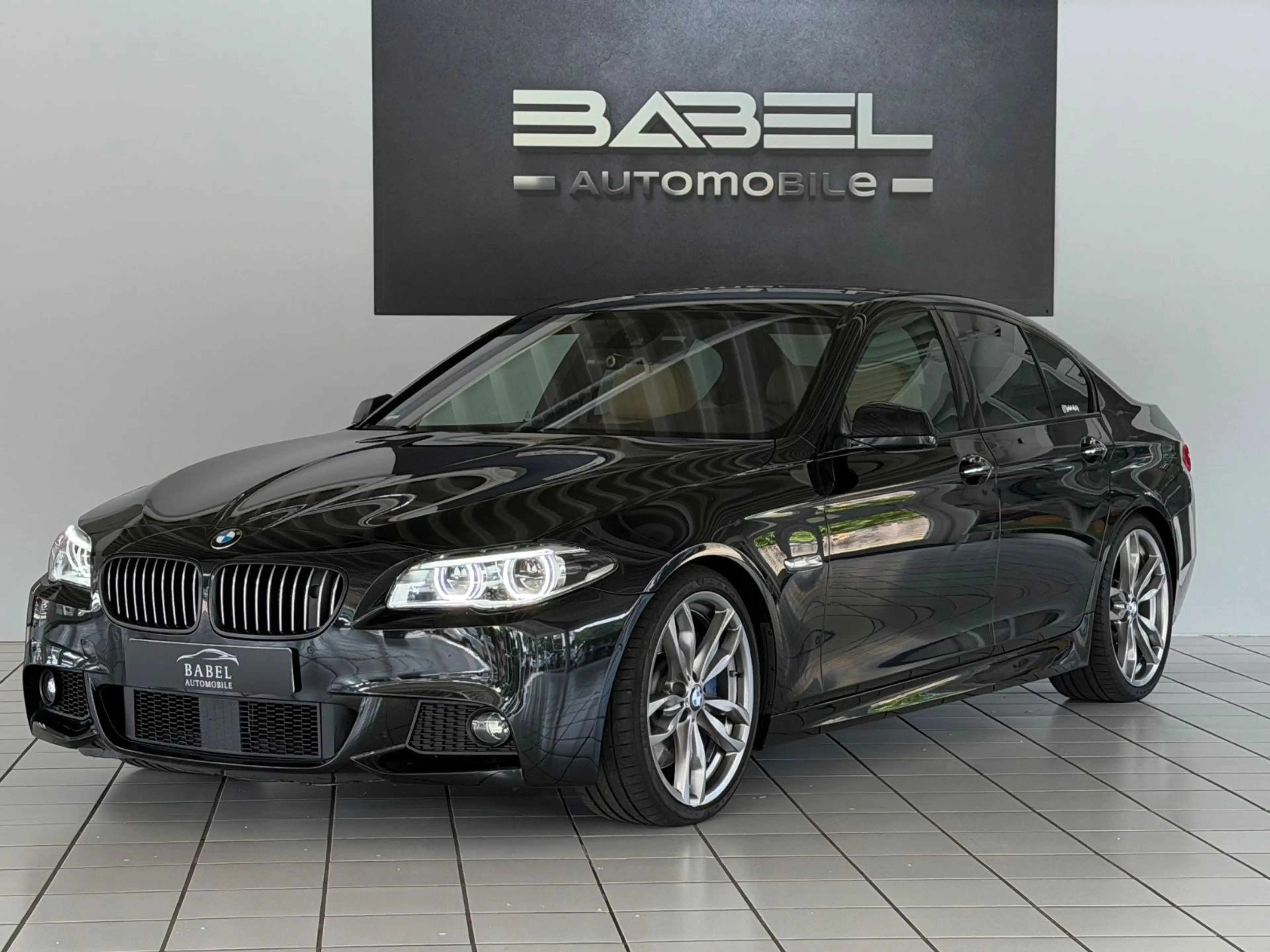 BMW 550 i M Paket xDrive Softcl. 360° Memory Nacht. — photo 2