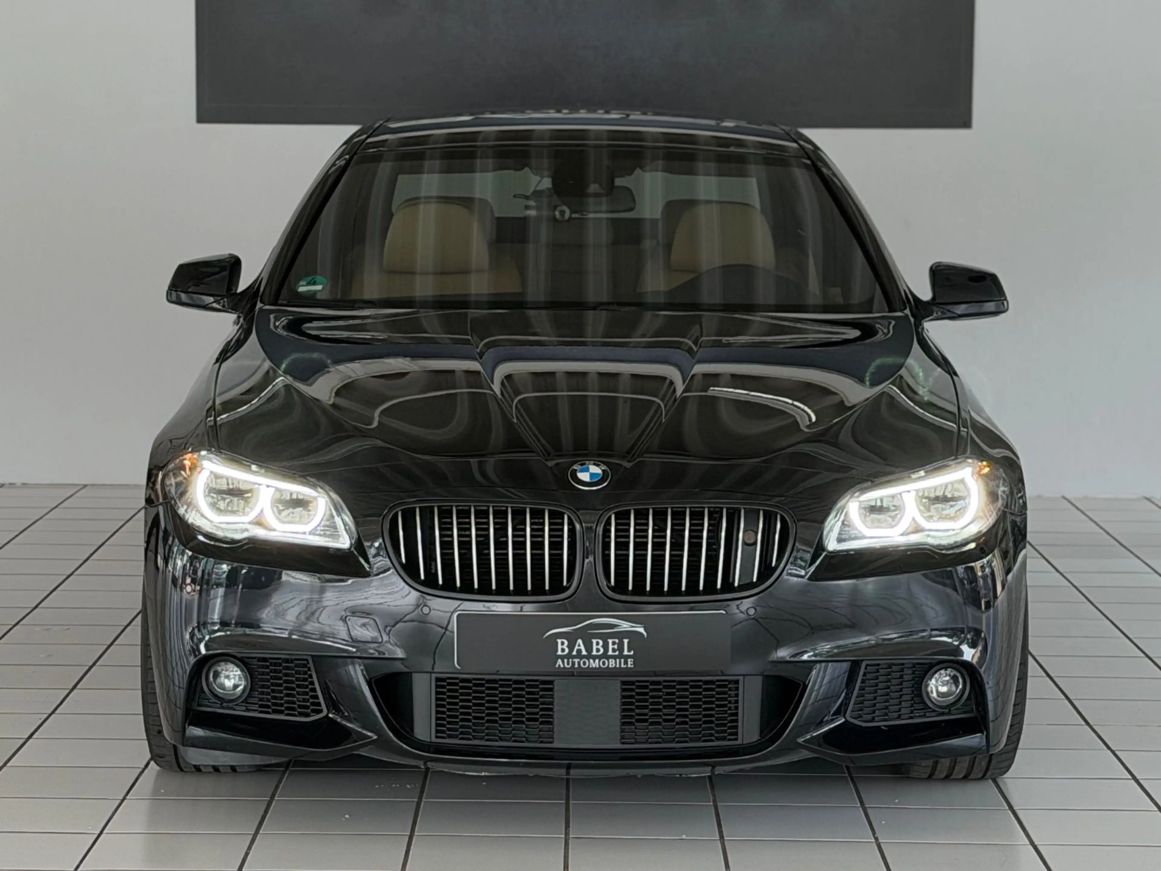 BMW 550 i M Paket xDrive Softcl. 360° Memory Nacht. — photo 3