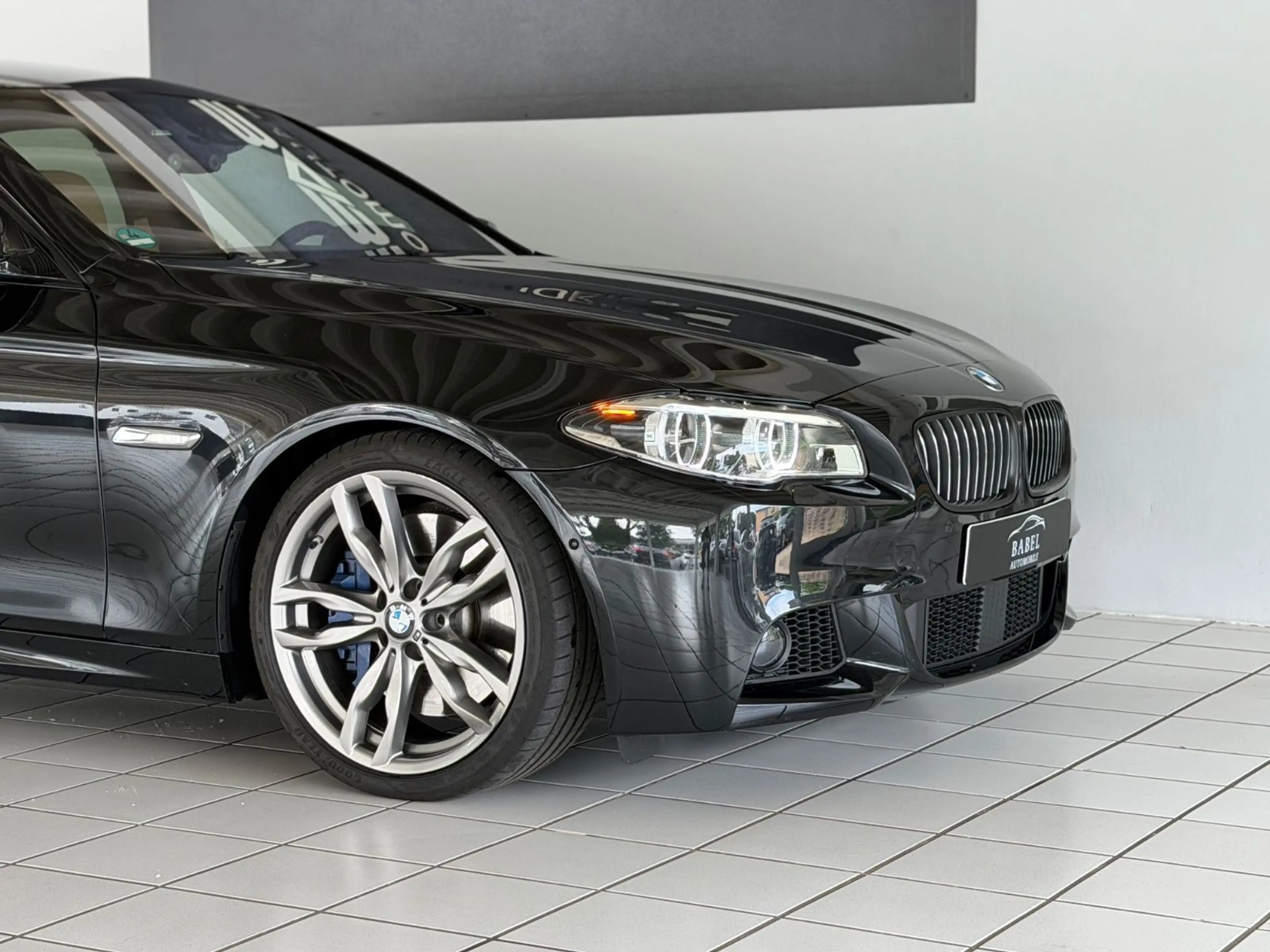BMW 550 i M Paket xDrive Softcl. 360° Memory Nacht. — photo 10