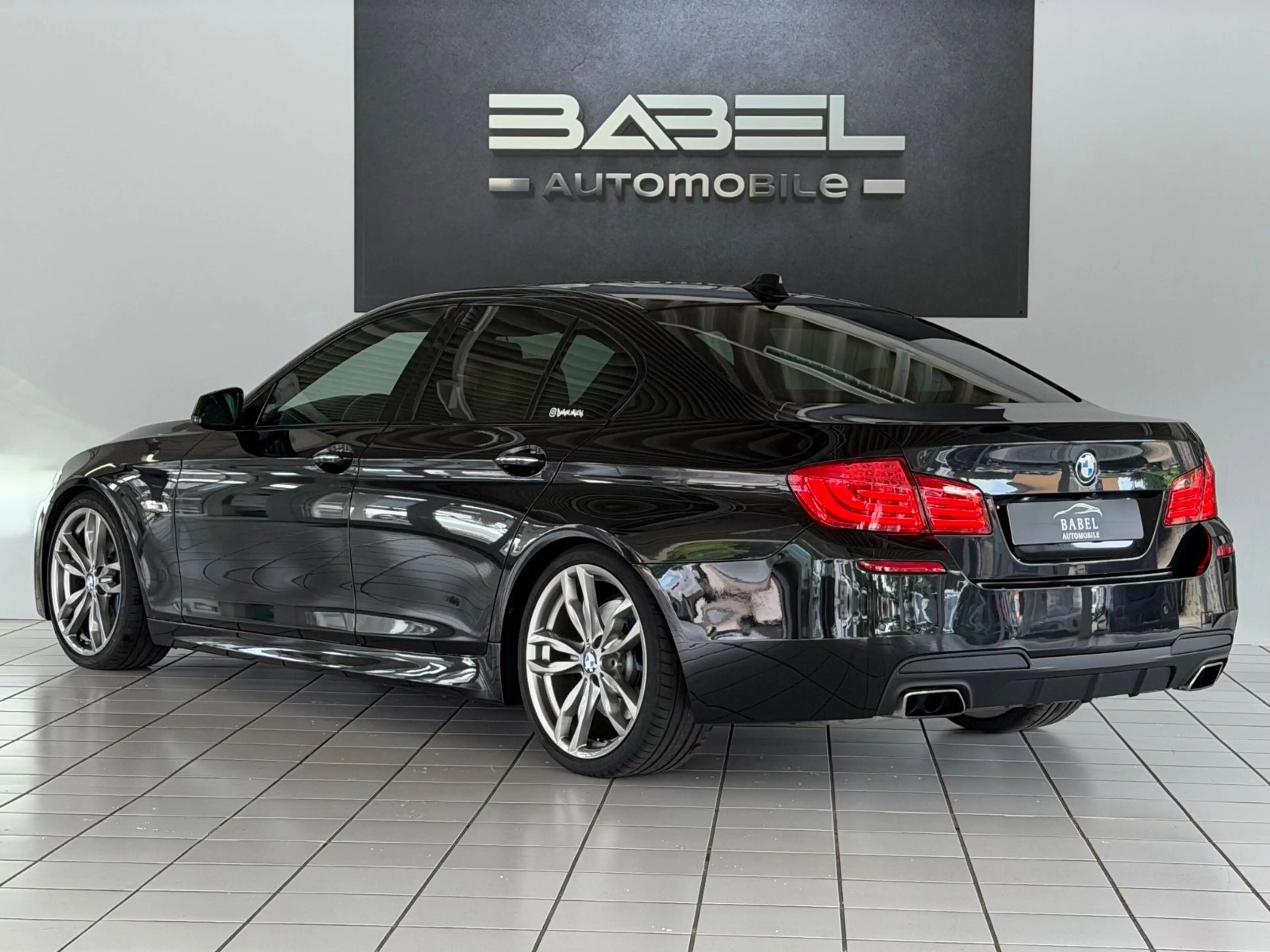 BMW 550 i M Paket xDrive Softcl. 360° Memory Nacht. — photo 5