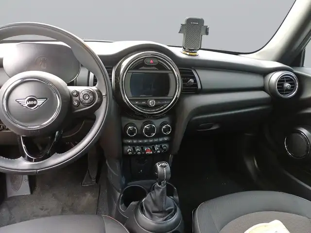 Mini Hatch view 10